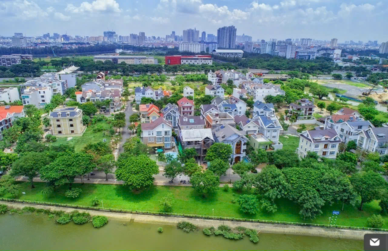 Land for sale in Sadeco residential area along the river, District 7 with river view, east – 126m2 1