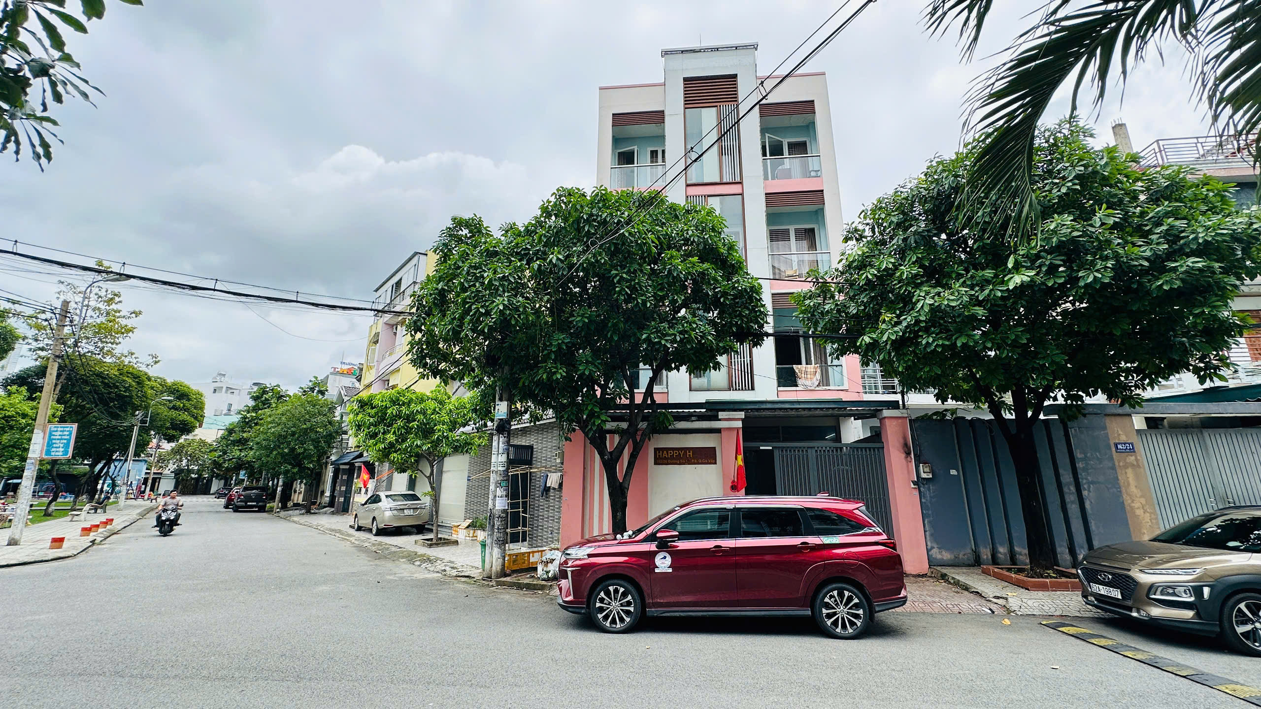 Hotel for sale at 162 Nguyen Van Khoi, Ward 8, Go Vap, built 4 floors with 19 bedrooms, near the airport – 149m2