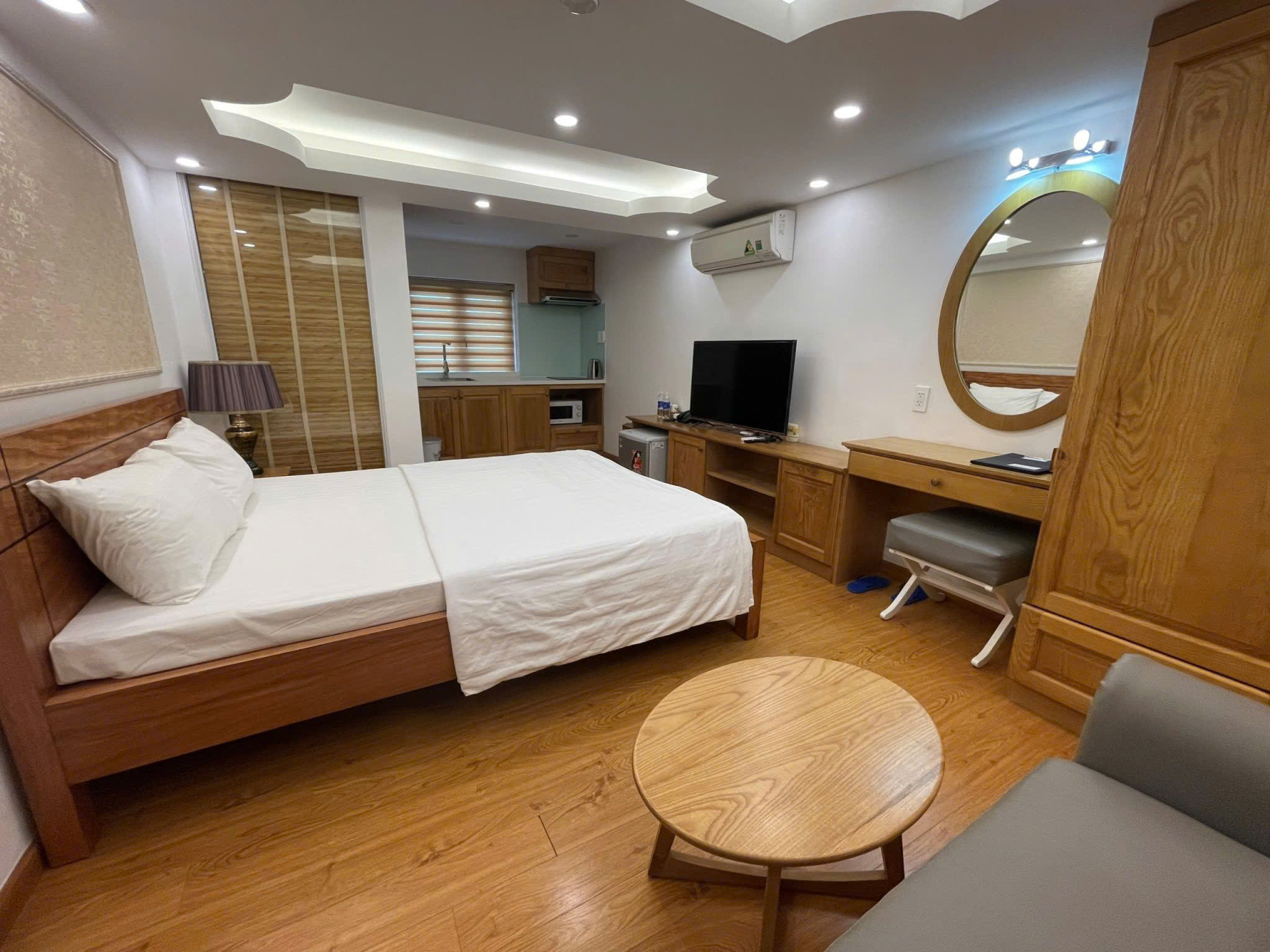 Bán hoặc cho thuê khách sạn Hưng Gia 5 Phú Mỹ Hưng, Quận 7 căn góc xây 5 tầng có 13 phòng - 203.5m2 9