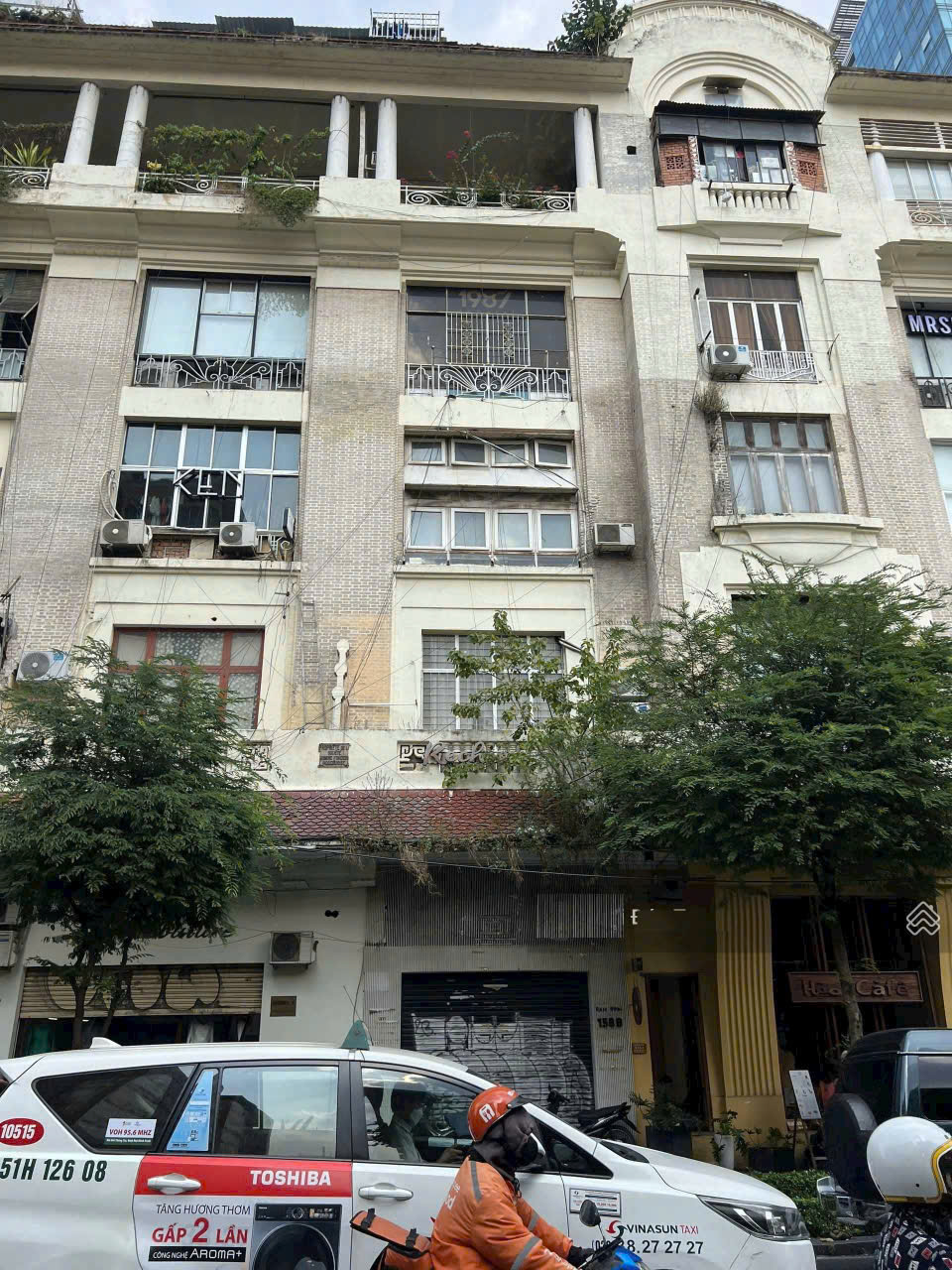 Premises for lease at 158B Dong Khoi, Ben Nghe Ward, District 1 next to Vincom for free business 3