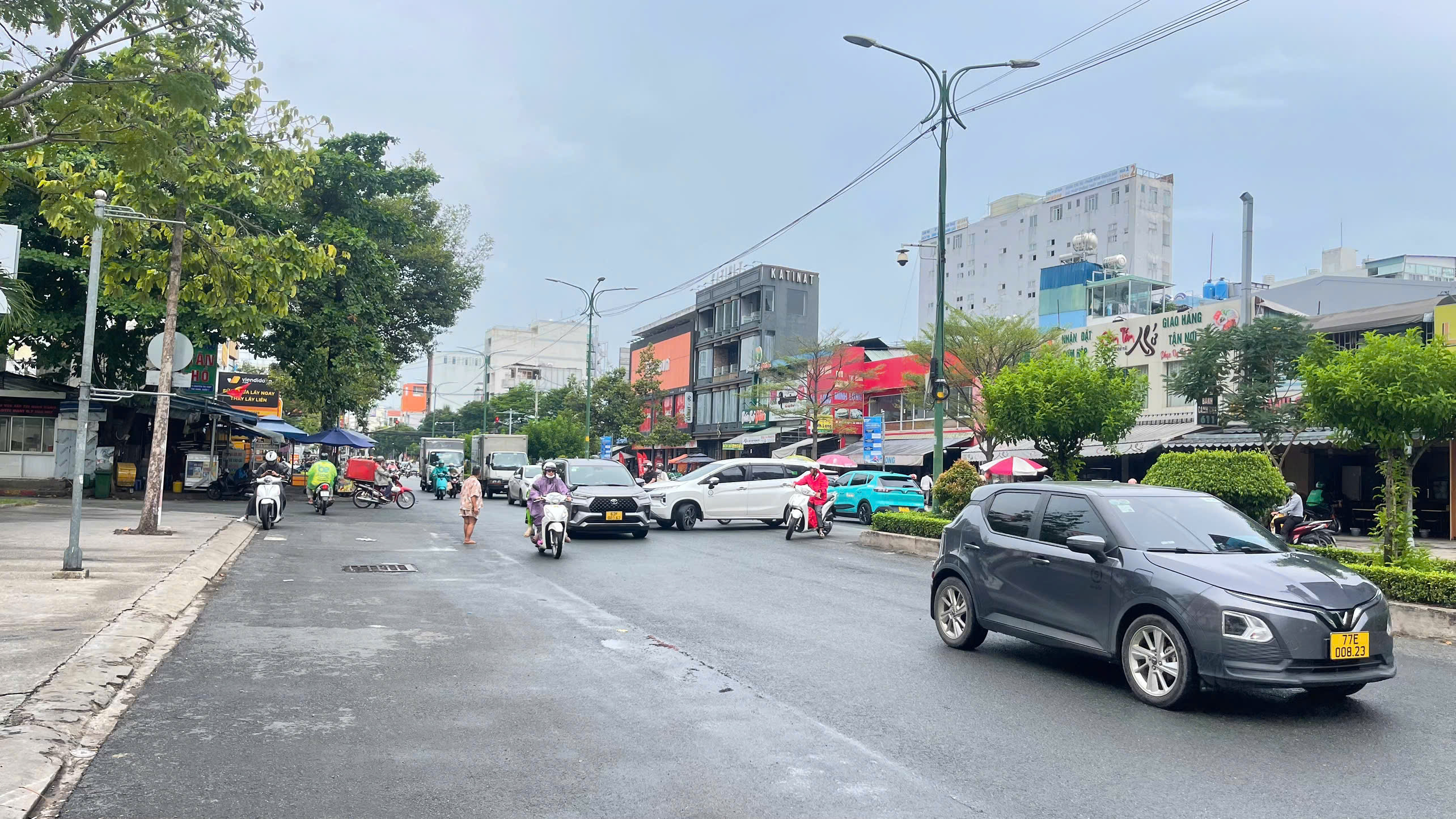 Premises for rent at 169 Nguyen Thi Thap, District 7 built on the ground floor + 1 floor opposite Lotte supermarket – 300m2 4