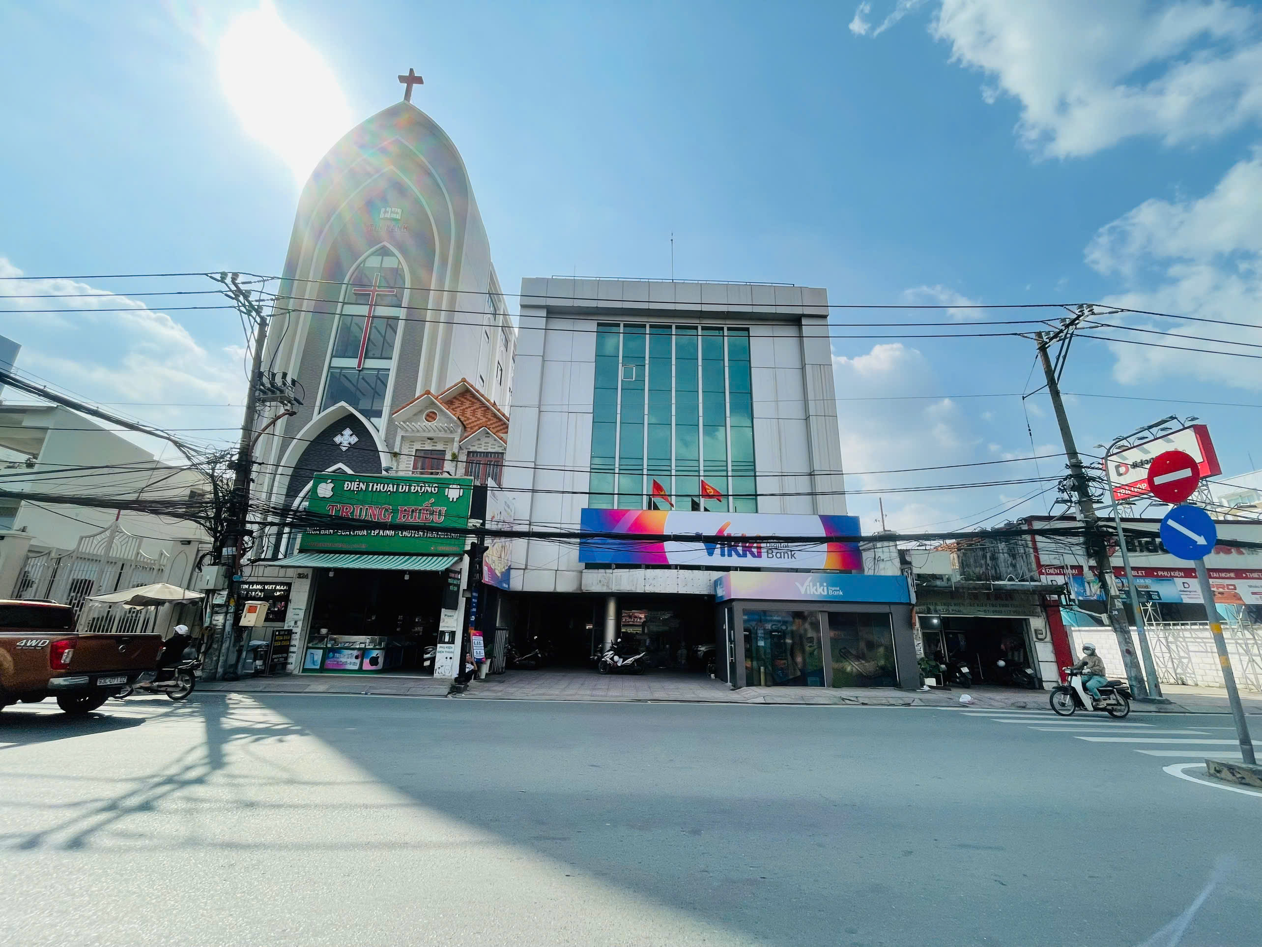 Cho thuê mặt bằng kinh doanh 322 Huỳnh Tấn Phát, Tân Thuận, Quận 7 ngang 14m gần ngay đường Bùi Văn  4