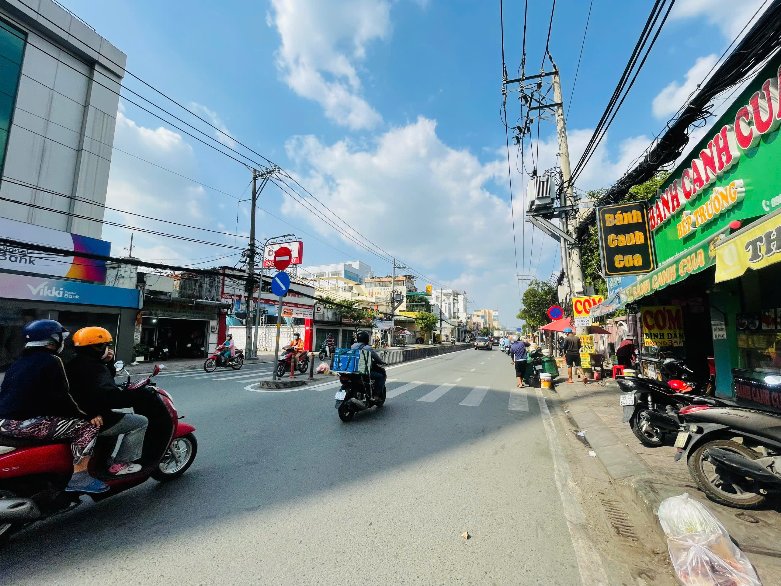 Cho thuê mặt bằng kinh doanh 322 Huỳnh Tấn Phát, Tân Thuận, Quận 7 ngang 14m gần ngay đường Bùi Văn  1