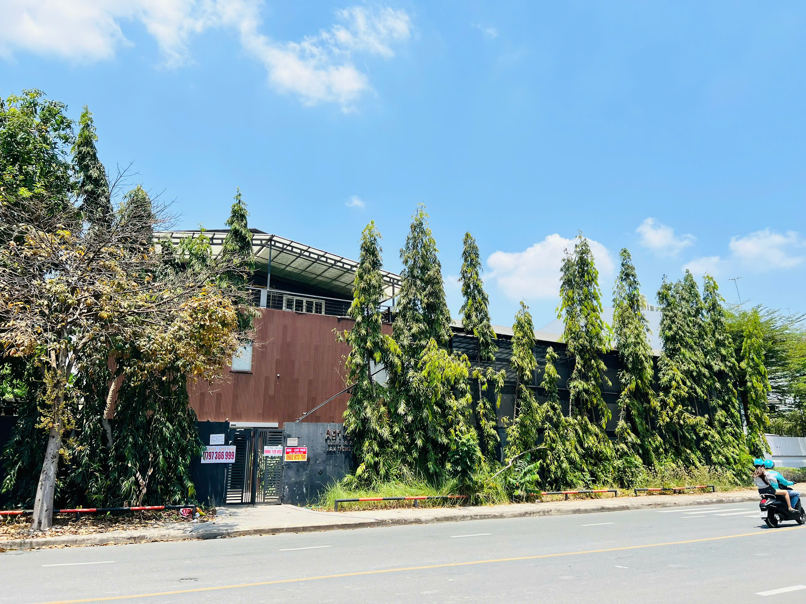 House and land for rent in Nam Thong 2 Phu My Hung, District 7 3-storey house with 6 bedrooms – 586,964m2 1