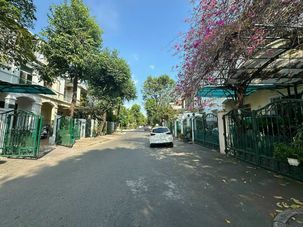 Townhouse for sale in Hung Thai Phu My Hung, District 7, 24/7 security compound 2