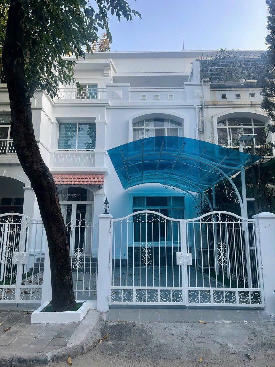 Townhouse for sale in Hung Thai Phu My Hung, District 7, 24/7 security compound