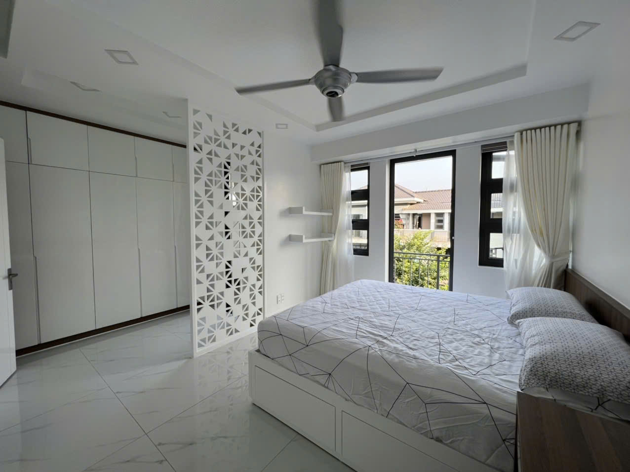 Selling Lavila Phuoc Kien, Nha Be 3-storey townhouse for rent 27 million/month – 96.8m2 10