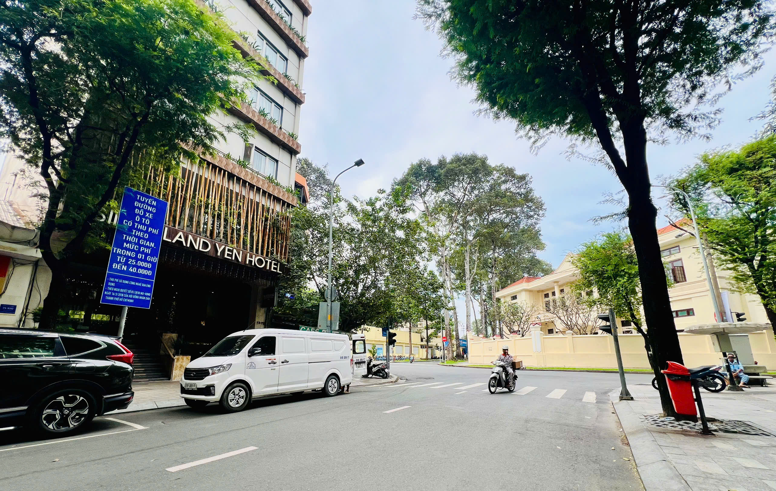 House for rent in front of 71 Thu Khoa Huan, Ben Thanh Ward, District 1 with ground floor + mezzanine – 92m2 4