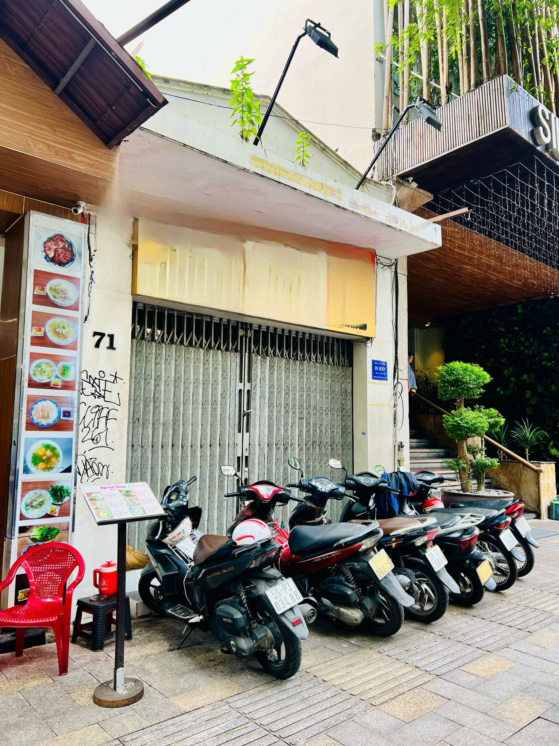 House for rent in front of 71 Thu Khoa Huan, Ben Thanh Ward, District 1 with ground floor + mezzanine – 92m2 3