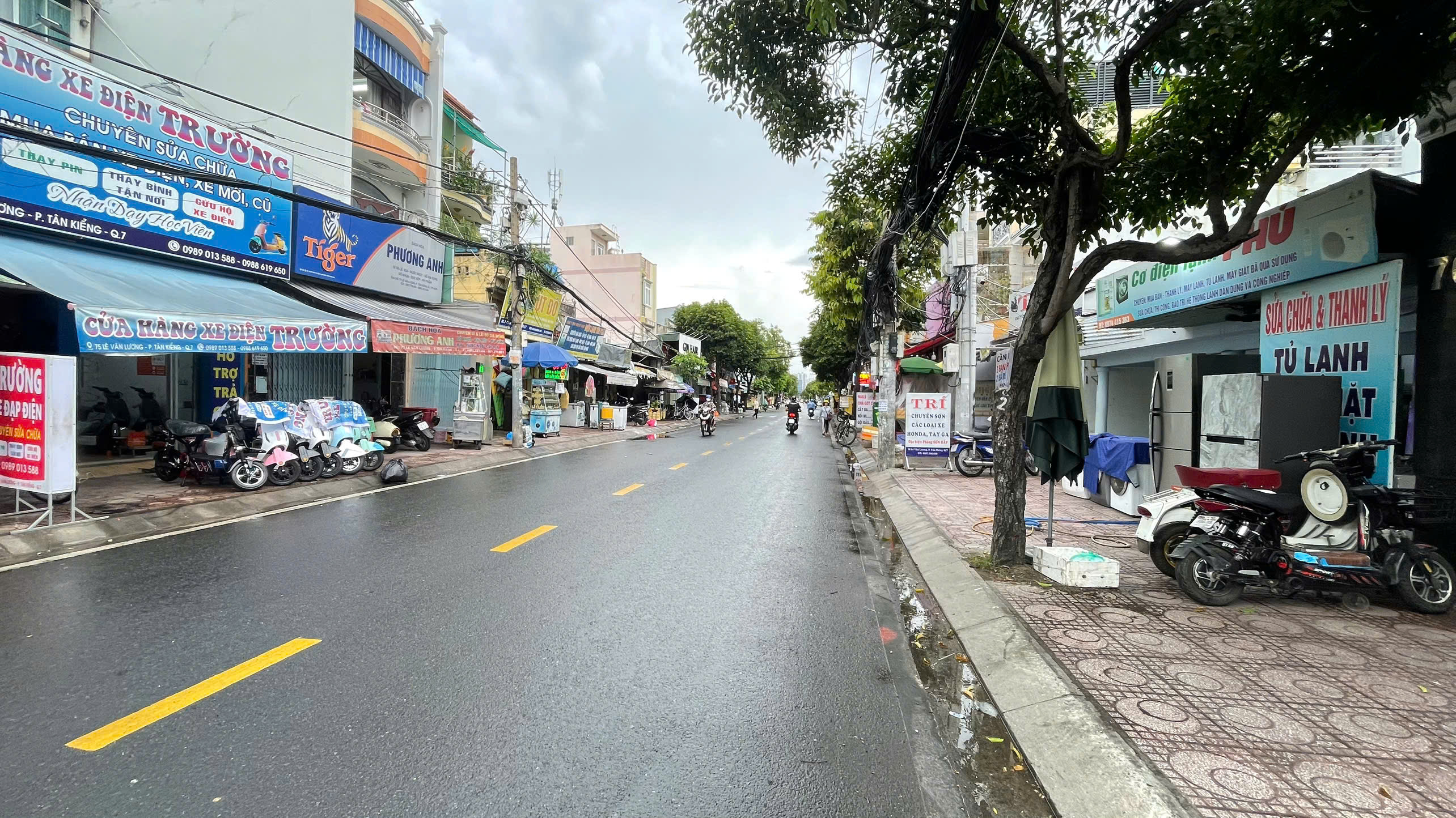 House for sale at 73 Le Van Luong, Tan Kieng Ward, District 7, the house has a square back, 7 floors – 124m2 2