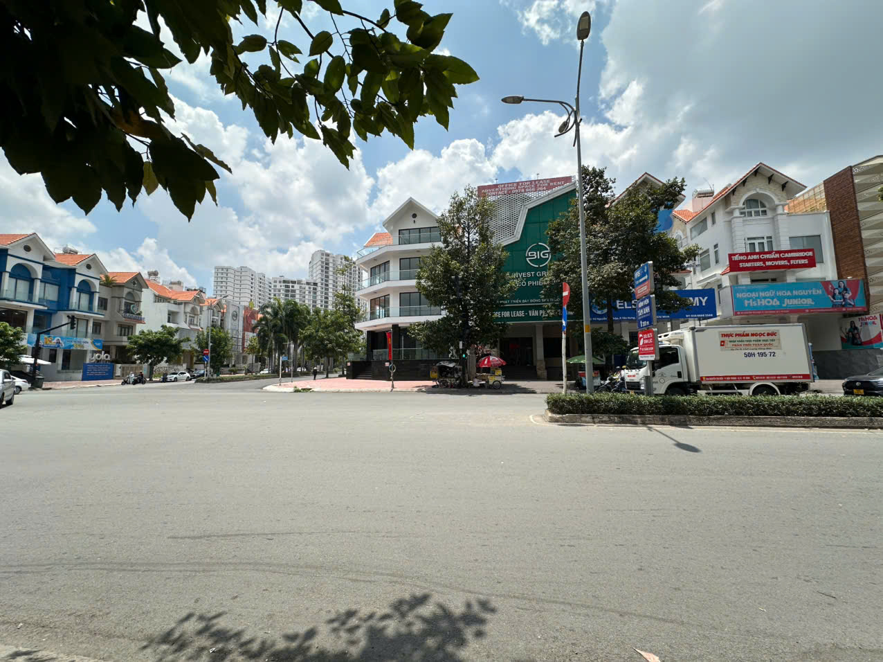 Selling or renting a house in front of 94 Nguyen Thi Thap Him Lam Residential Area, District 7 building 4 floors – 200m2 2