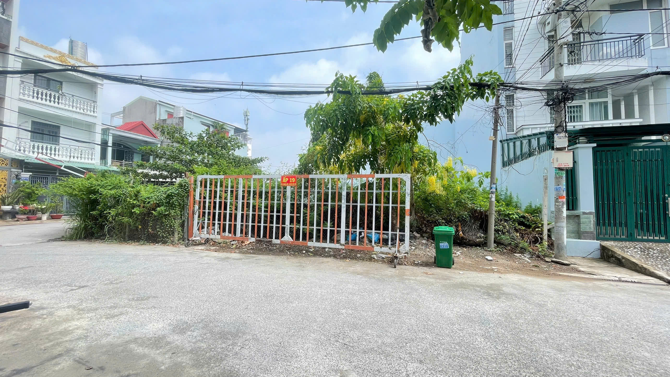 Corner house for sale 2 fronts Le Thi Bach Cat, Ward 11, District 11 with a recognized area of 99.9m2