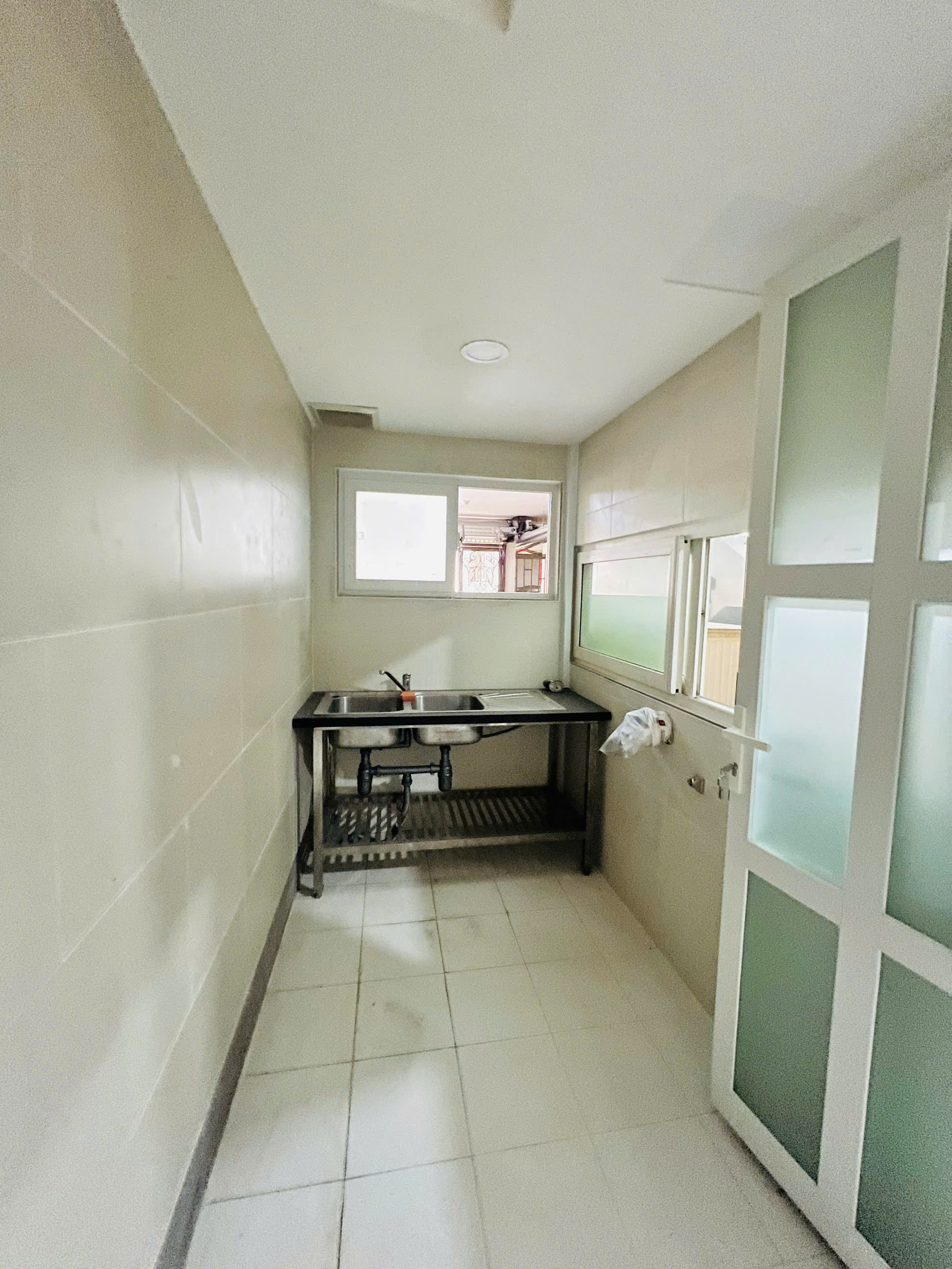 Cho thuê nhà mặt tiền Phạm Thái Bường Mỹ Toàn 1, Phú Mỹ Hưng, Quận 7 xây 6 tầng có thang máy – 216m2 19