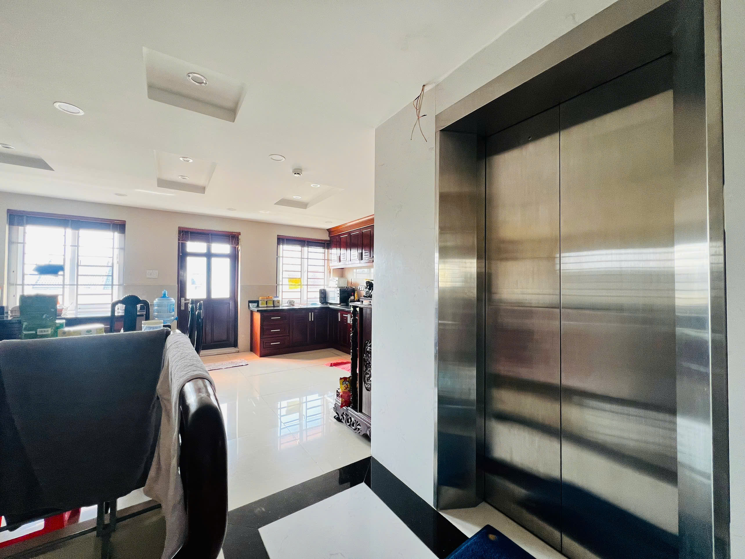 Cho thuê nhà mặt tiền Phạm Thái Bường Mỹ Toàn 1, Phú Mỹ Hưng, Quận 7 xây 6 tầng có thang máy – 216m2 5