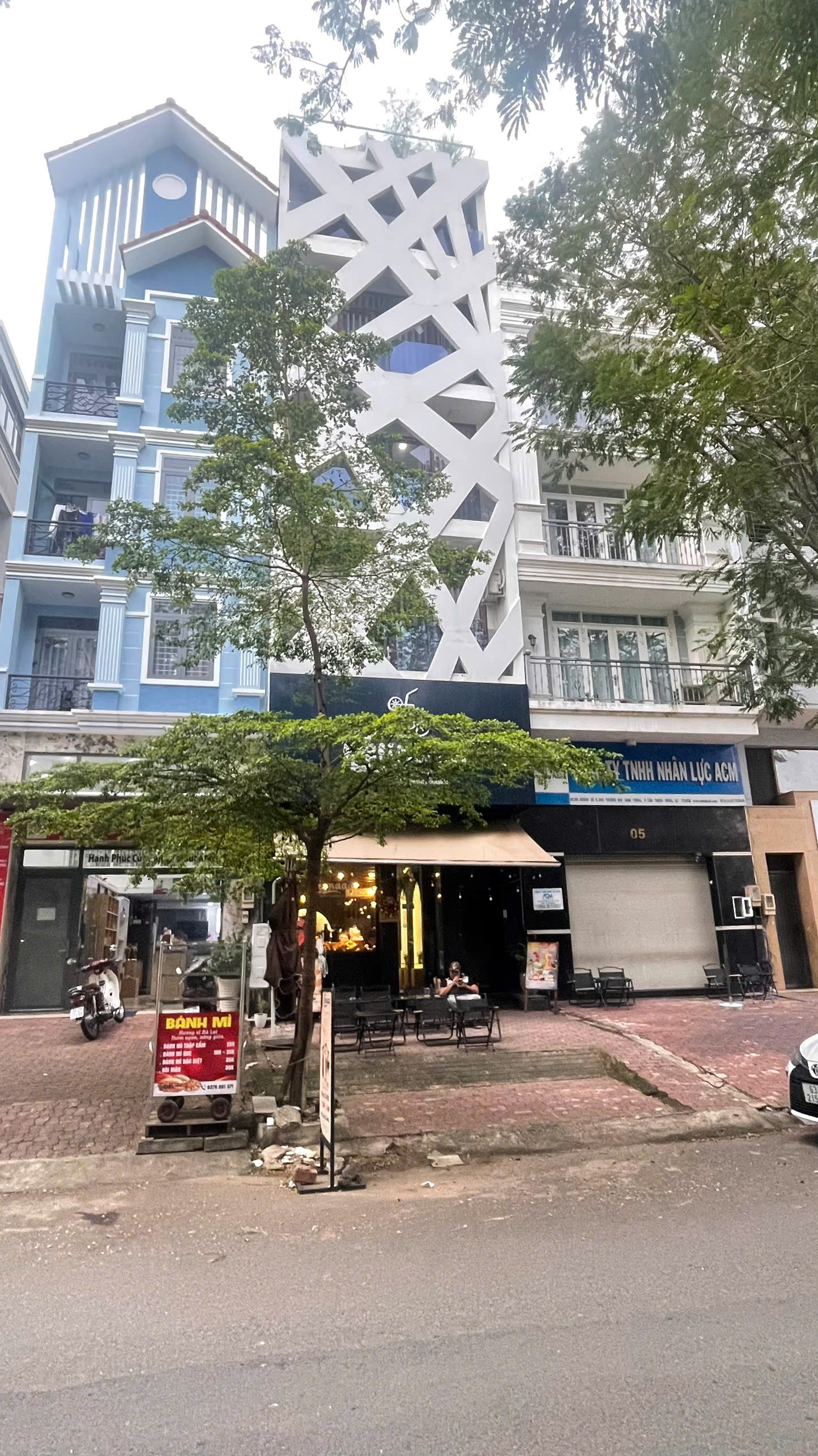 Bán nhà phố đường số 9 khu Trần Trọng Cung, Quận 7 xây 9 tầng thiết kế 16 phòng ngủ – 130m2