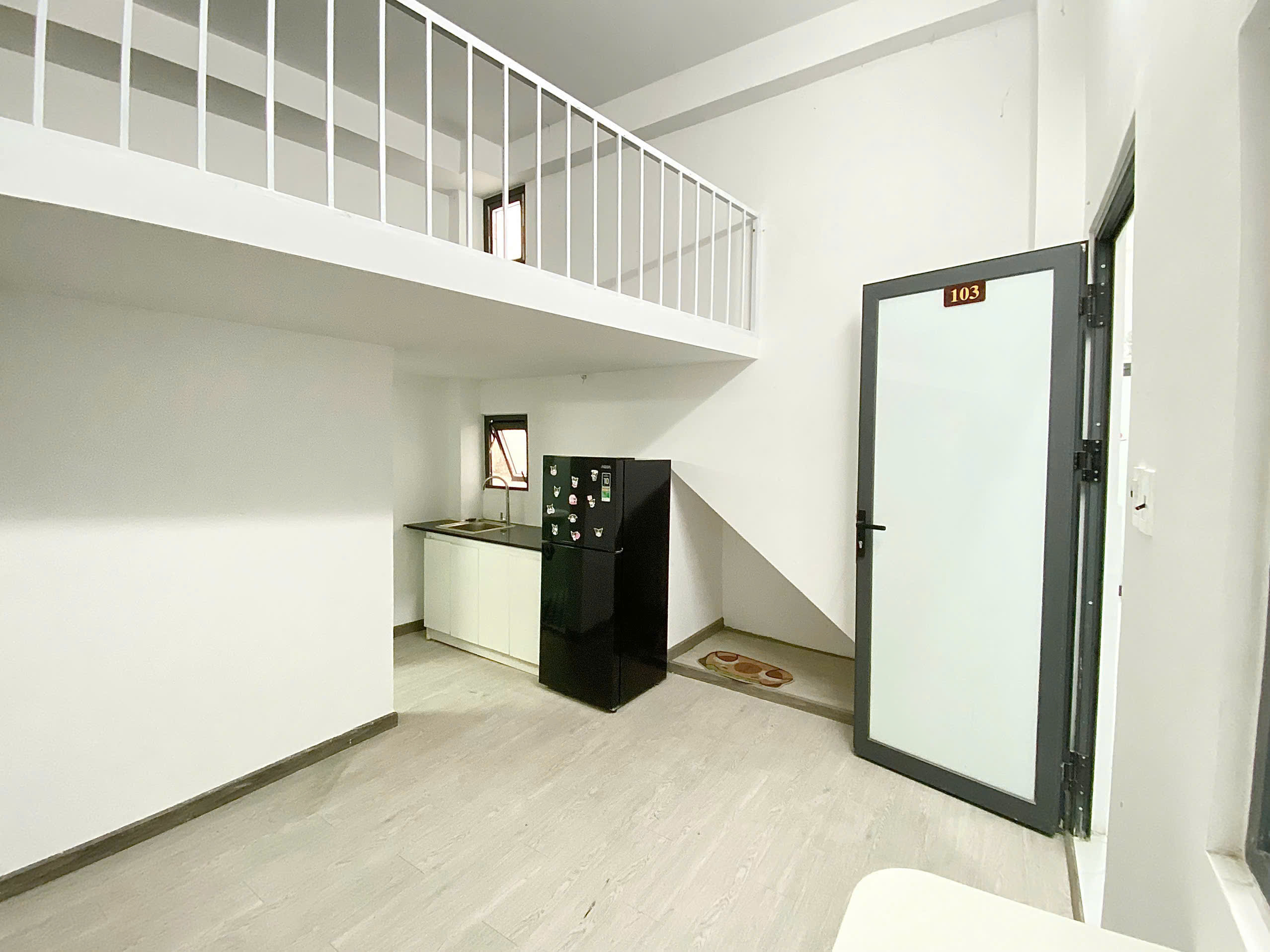 House for sale in Ton Dan alley, District 4 built 3 floors with elevator designed with 14 bedrooms for rent 90 million/month 5