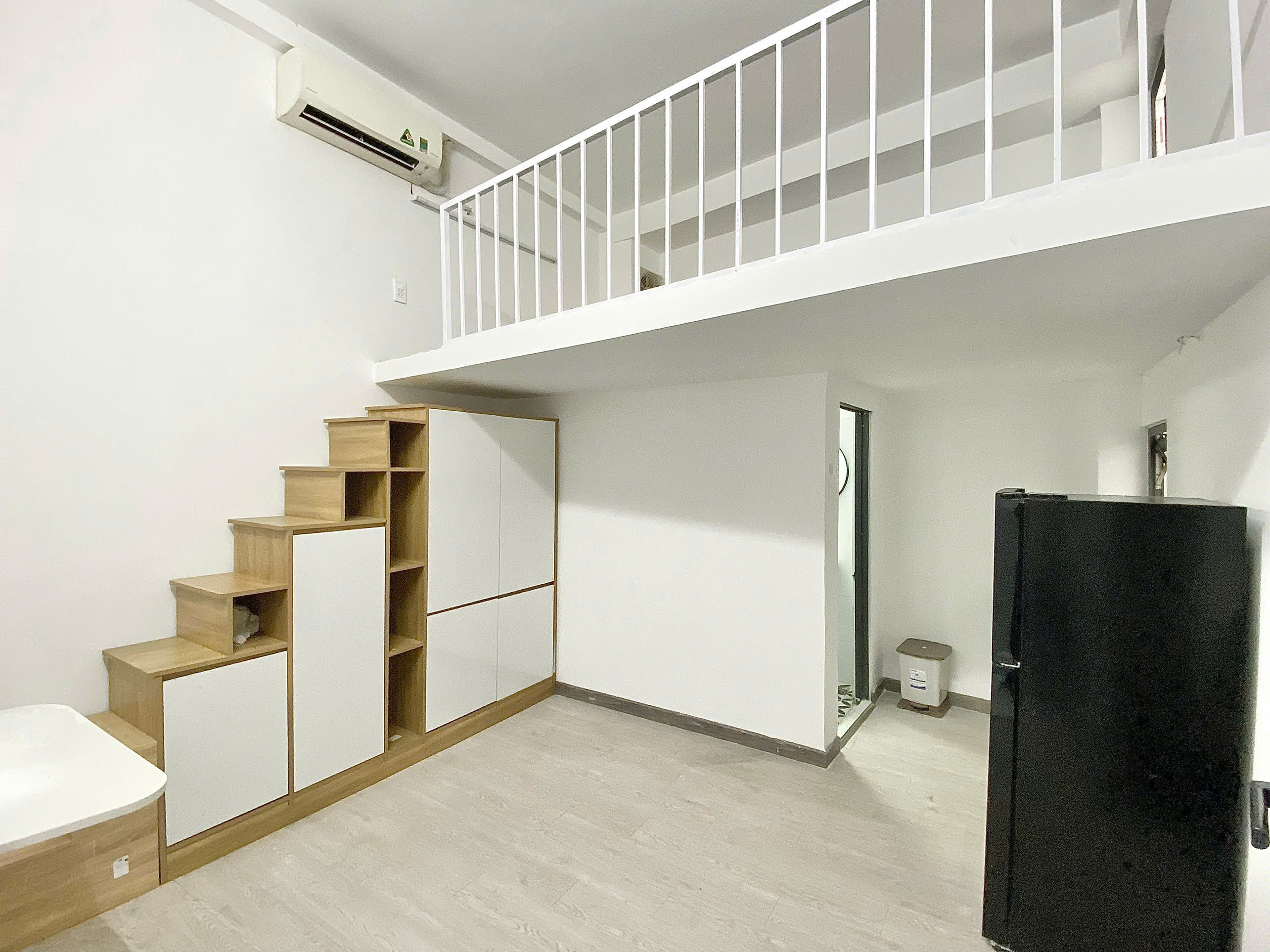 House for sale in Ton Dan alley, District 4 built 3 floors with elevator designed with 14 bedrooms for rent 90 million/month