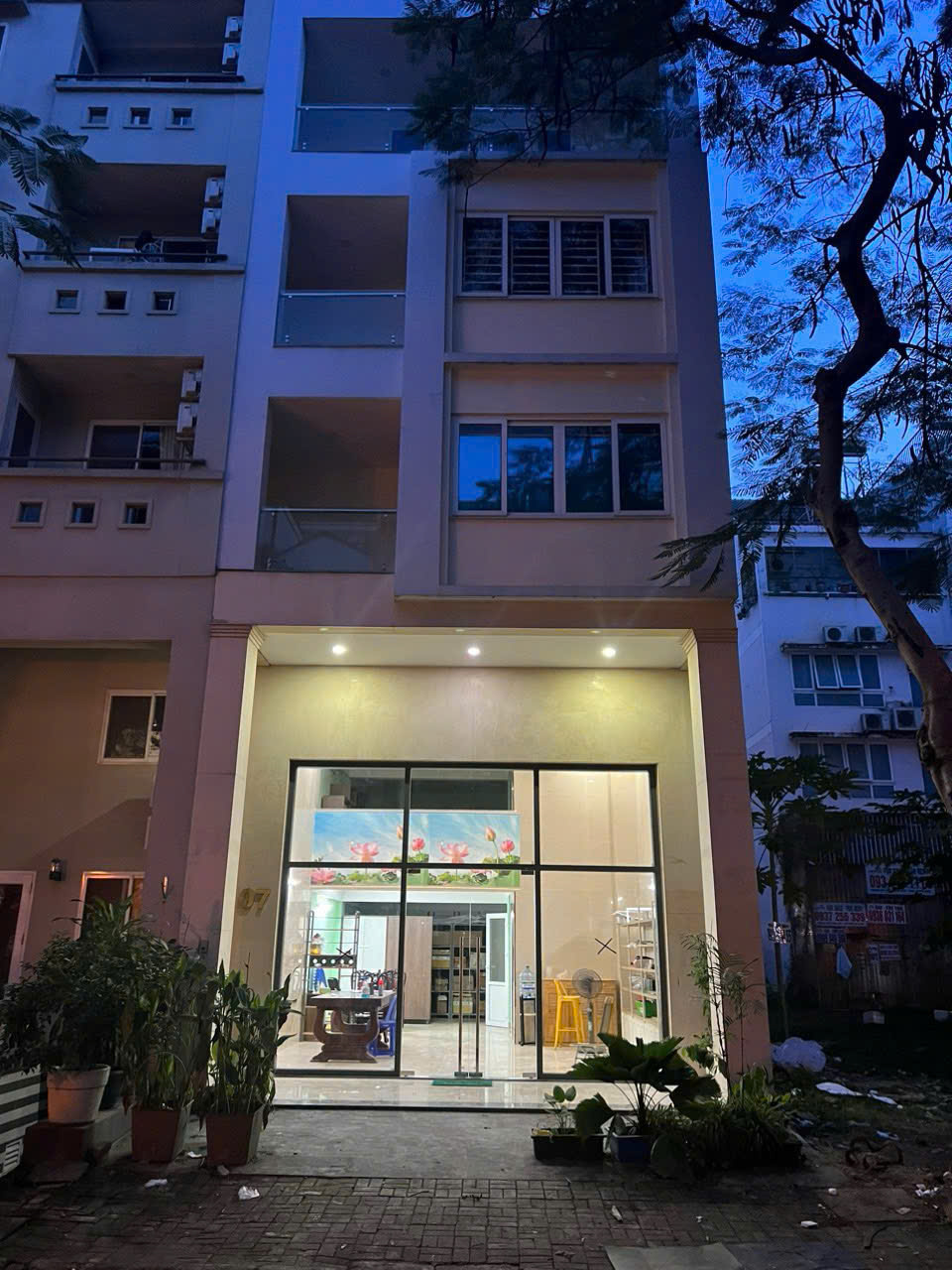 Bán nhà phố Hưng Gia 1 Phú Mỹ Hưng, Quận 7 xây 6 tầng có thang máy, hướng Bắc – 111m2
