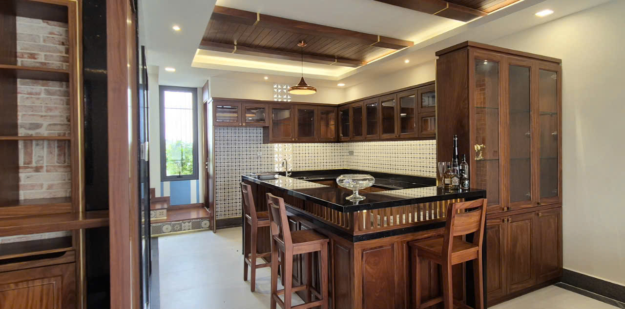 Cho thuê nhà mặt tiền Hưng Gia 5 Phú Mỹ Hưng, Quận 7 xây 6 tầng có 3 phòng ngủ, thang máy, đường lớn 5