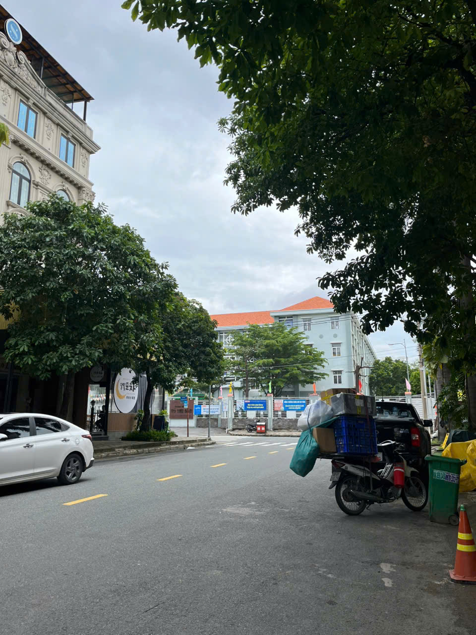 Townhouse for sale at Phan Khiem Ich, Phu My Hung, District 7 built 6 floors with 31 bedrooms, elevator – 222m2 2