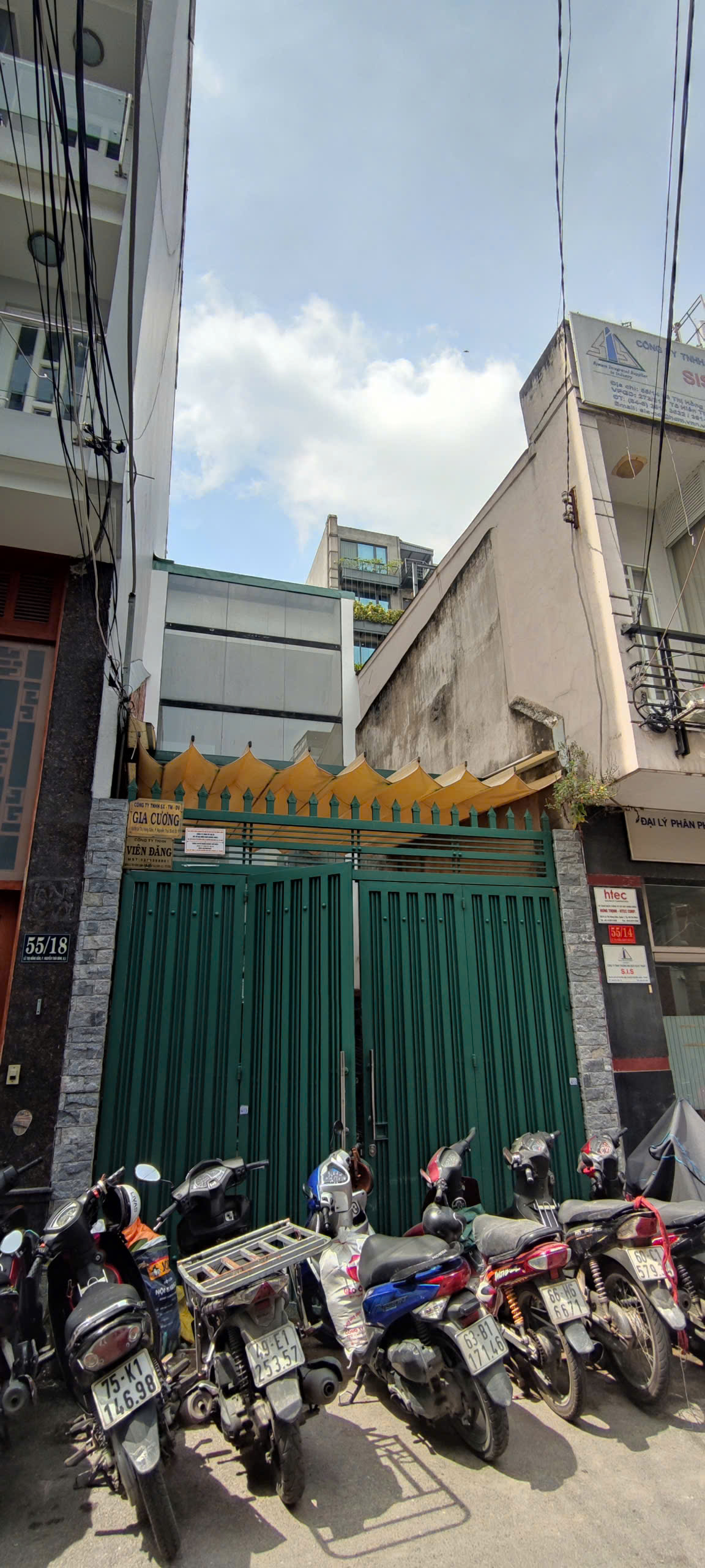 Bán nhà phố Lê Thị Hồng Gấm, Quận 1 xây trệt + 2 lầu hẻm lớn thông ra Nguyễn Thái Bình – 86m2