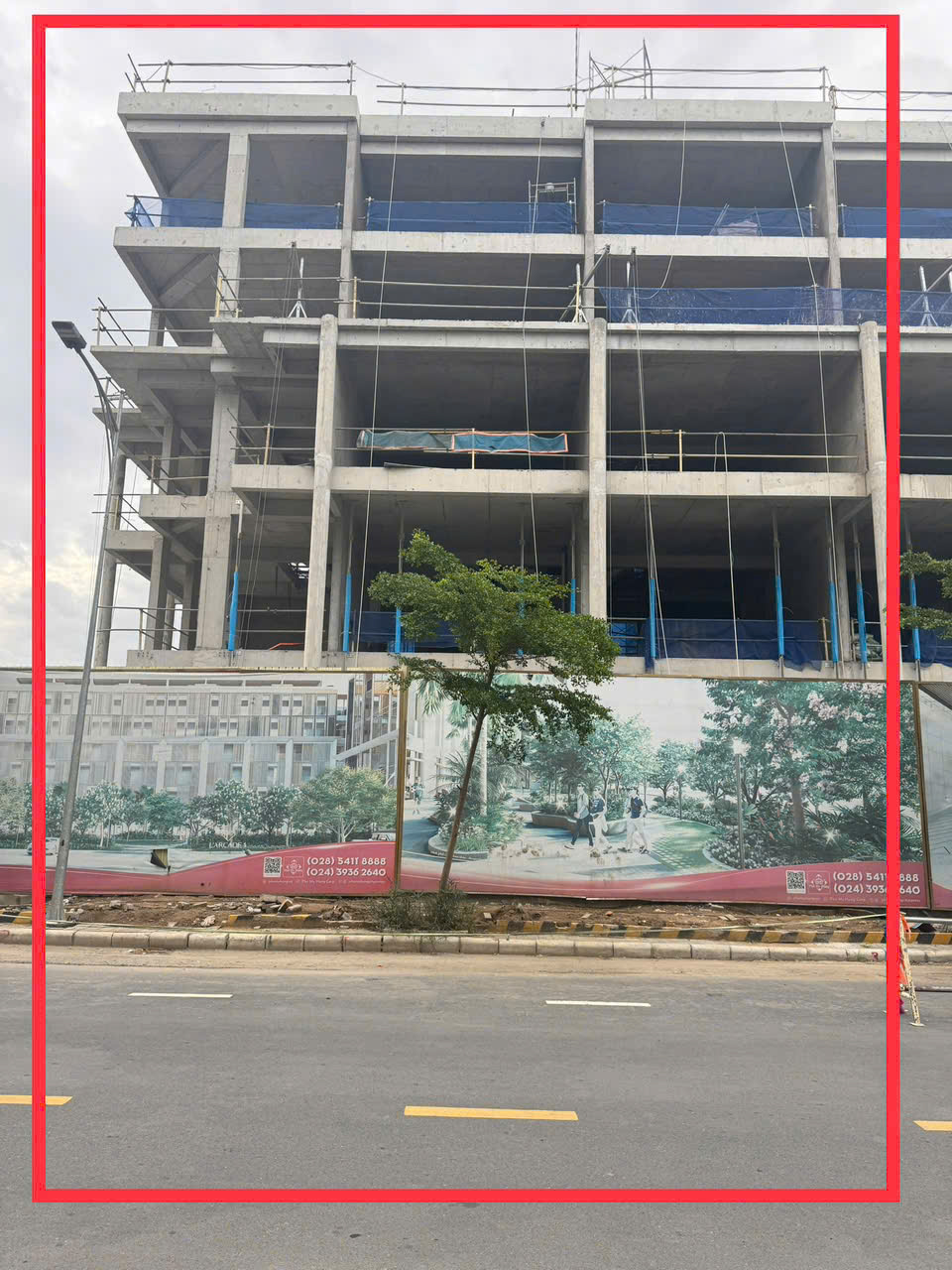 Selling 3 townhouses adjacent to Larcade 1 Phu My Hung, District 7, building 5 floors with a super beautiful Raymondine street  3