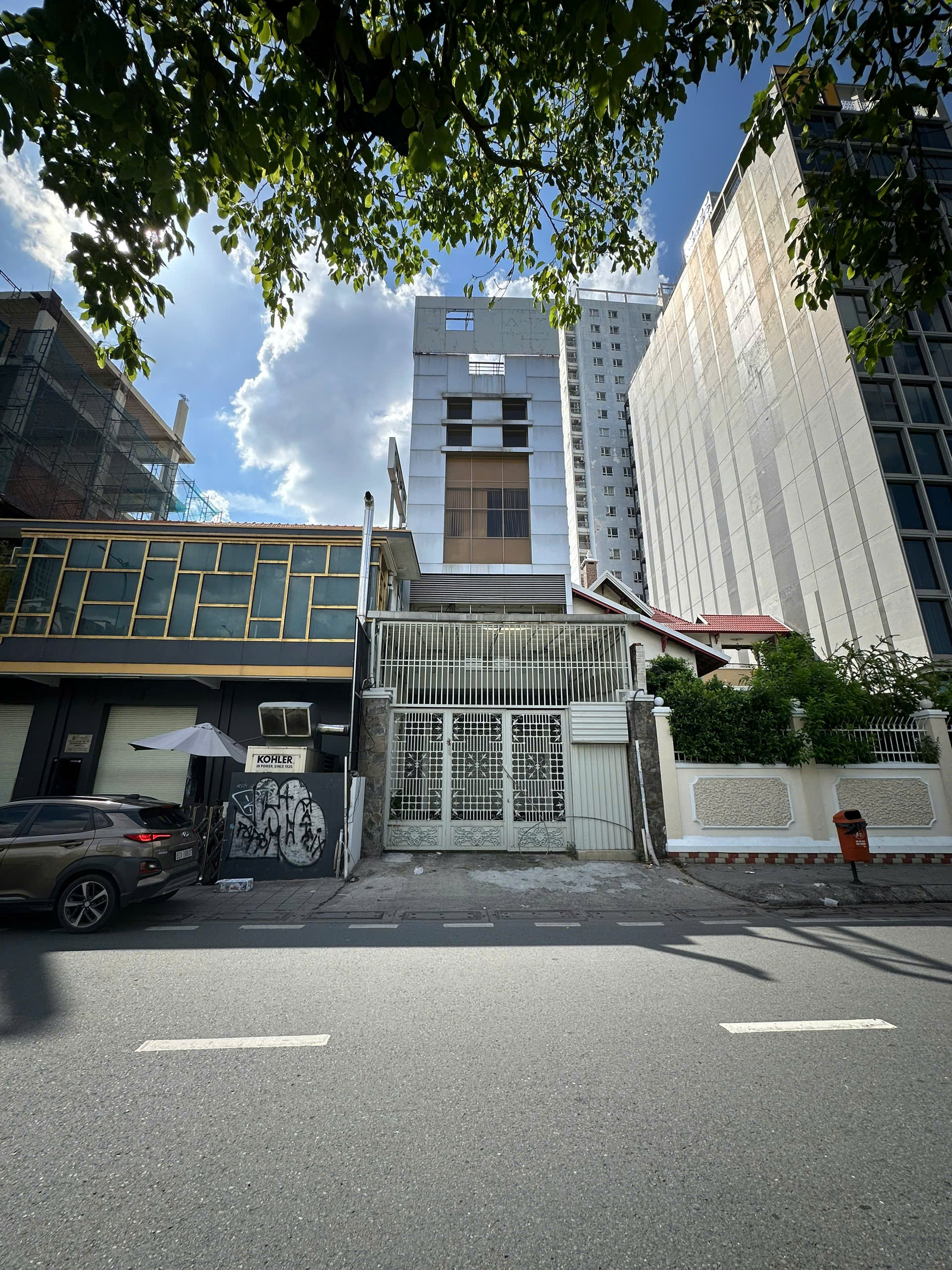 Selling Vo Van Kiet townhouse, Co Giang Ward, District 1 building 6 floors facing Southeast – 256.2m2 5
