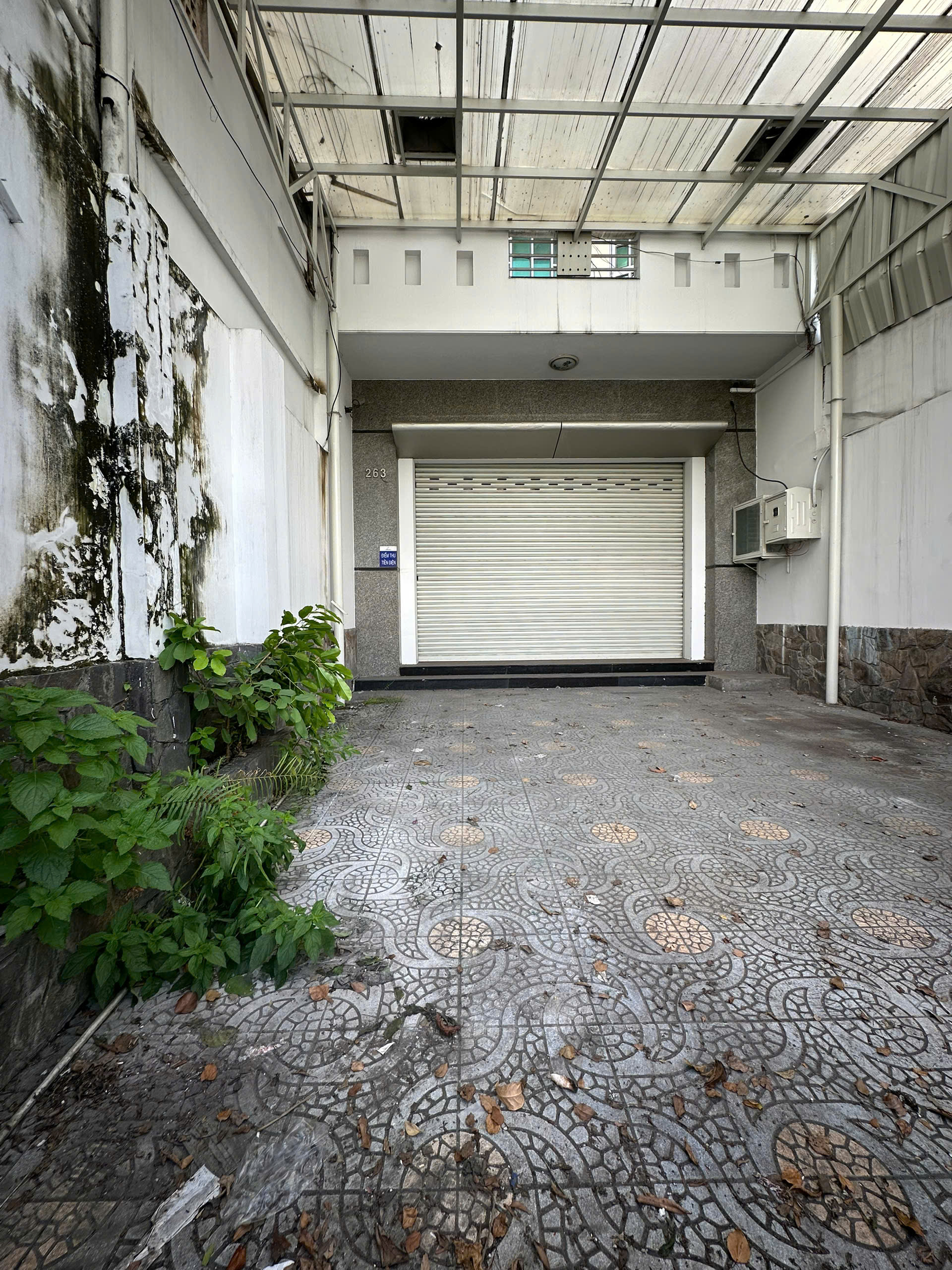 Selling Vo Van Kiet townhouse, Co Giang Ward, District 1 building 6 floors facing Southeast – 256.2m2 4