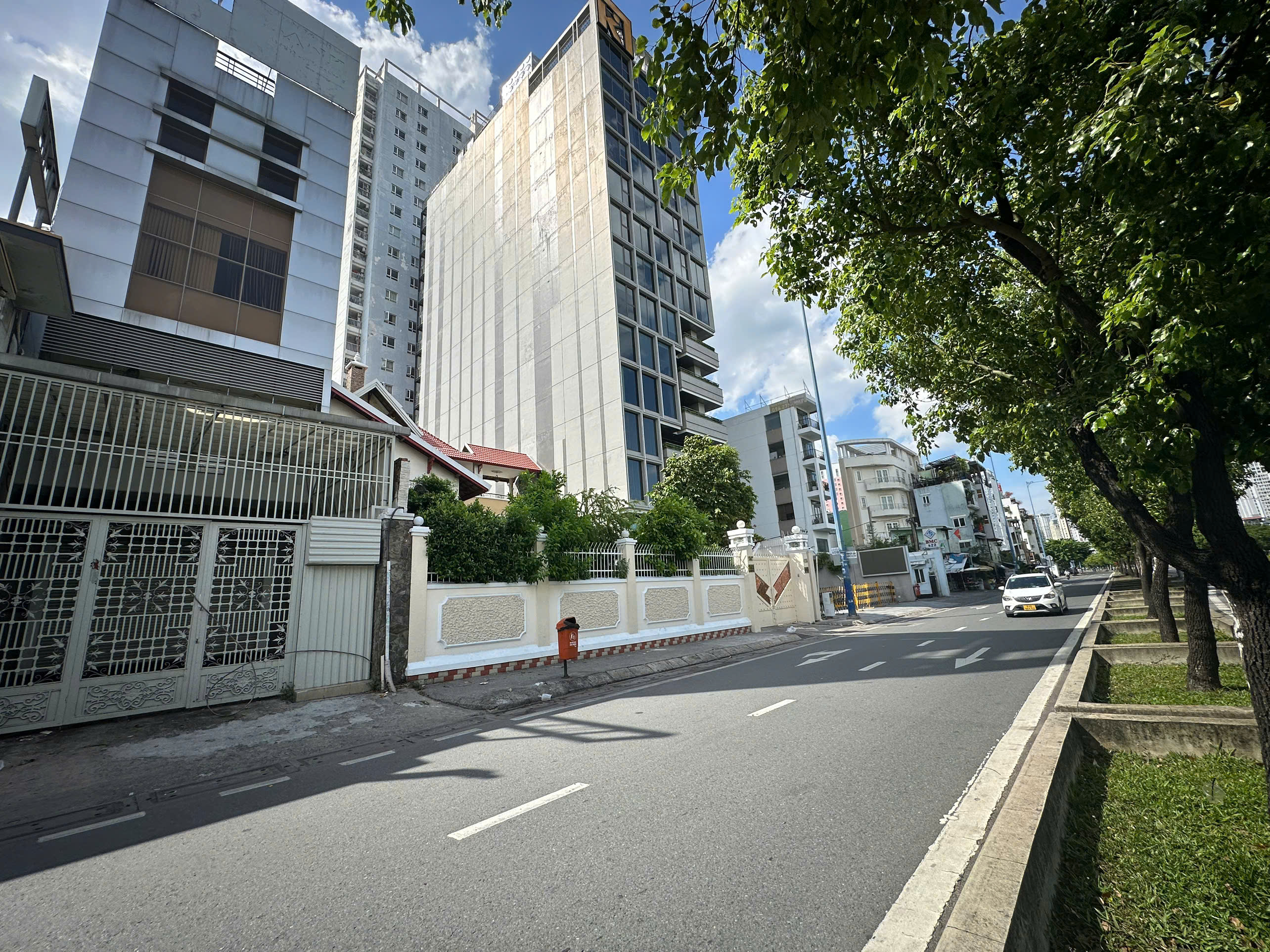 Selling Vo Van Kiet townhouse, Co Giang Ward, District 1 building 6 floors facing Southeast – 256.2m2 2