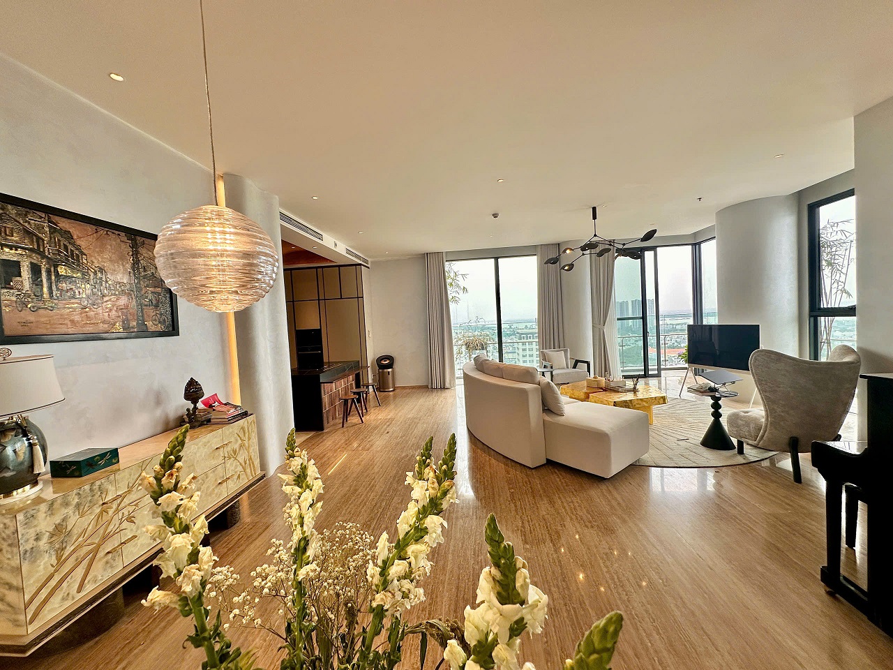 Bán hoặc cho thuê penthouse The Antonia Phú Mỹ Hưng có 3 phòng ngủ nội thất cao cấp lầu 23 – 269m2