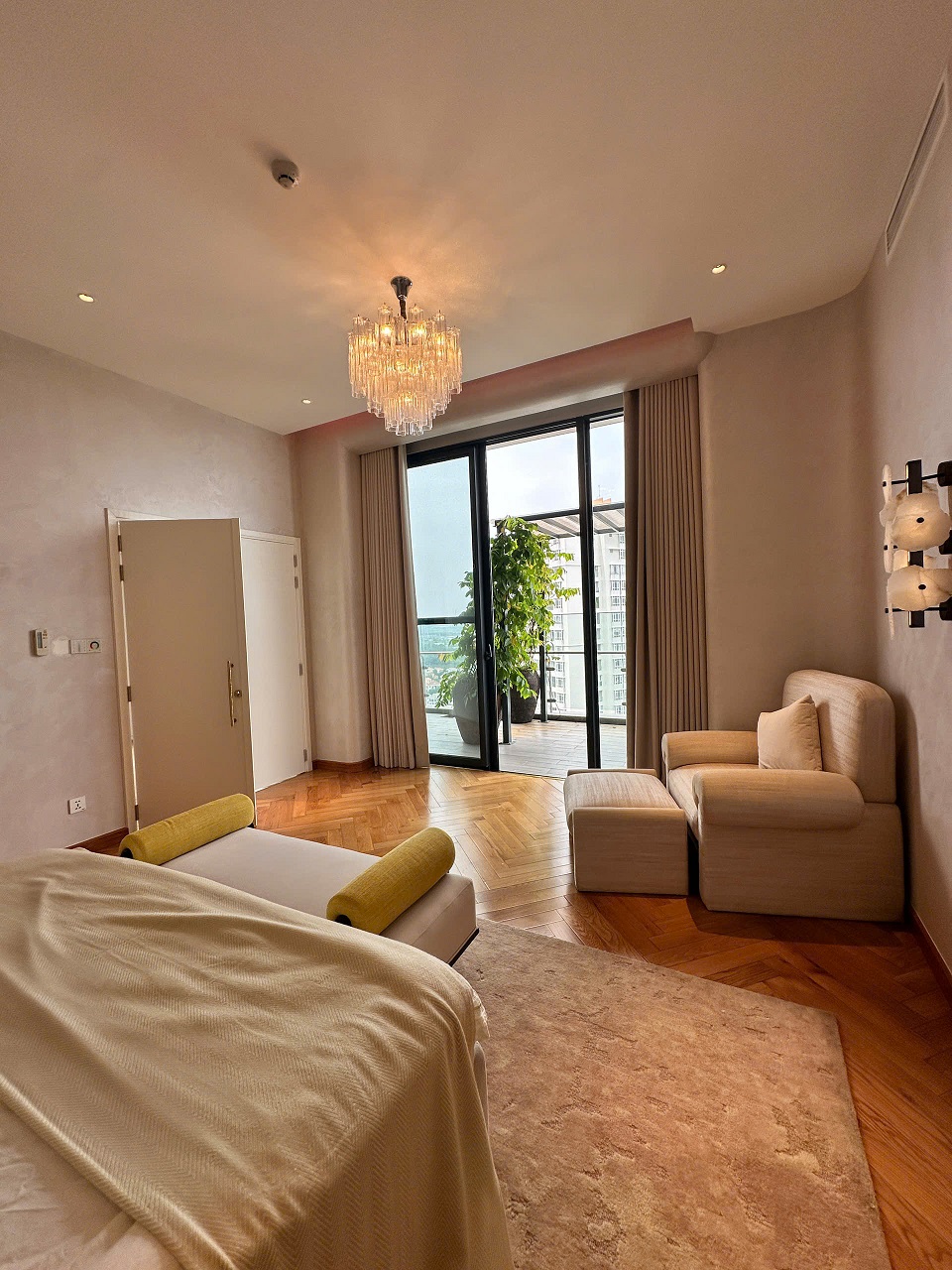 Bán hoặc cho thuê penthouse The Antonia Phú Mỹ Hưng có 3 phòng ngủ nội thất cao cấp lầu 23 – 269m2 7