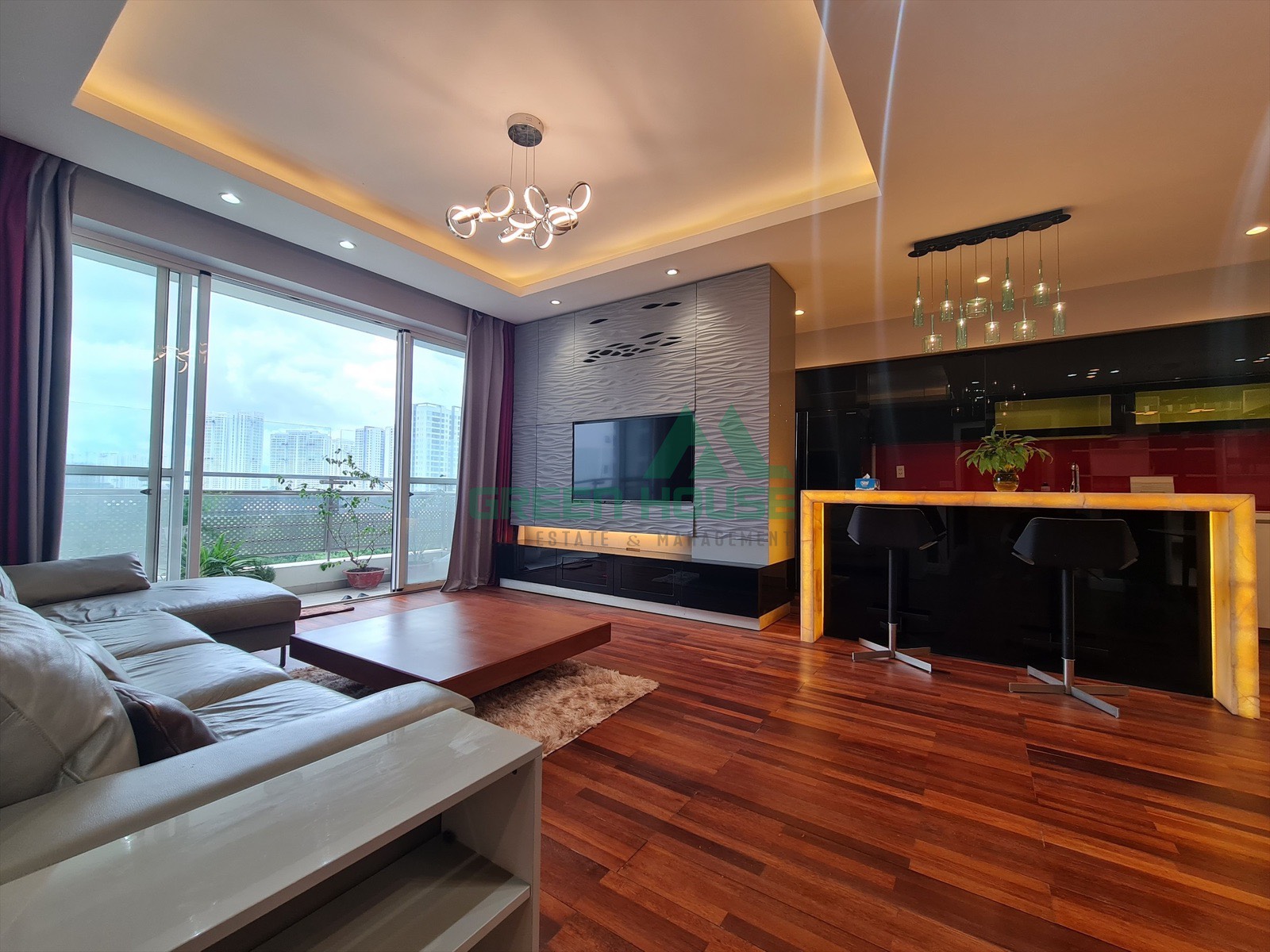 Riverpark apartment for rent in Phu My Hung. Good price. 4