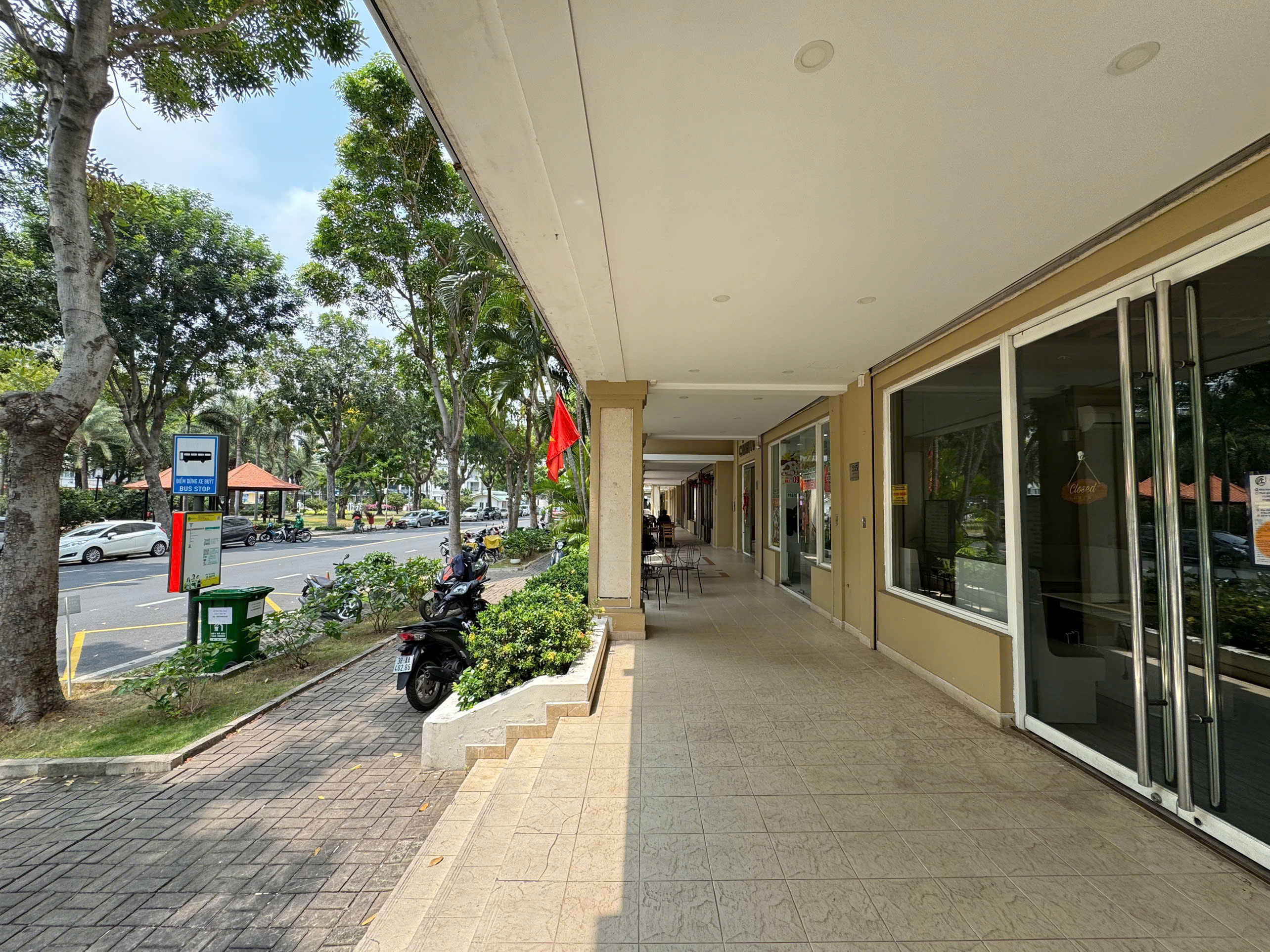 Shophouse for rent in Canh Vien 1B Phu My Hung, District 7 with ground floor + mezzanine of empty house with self-decoration – 136m2 2