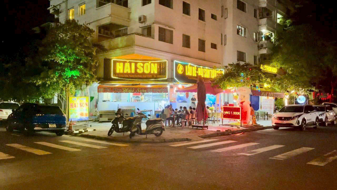 Bán hoặc cho thuê shophouse Phú Mỹ Hưng, Quận 7 căn góc Lê Văn Thiêm và Đặng Đại Độ xây trệt + lửng