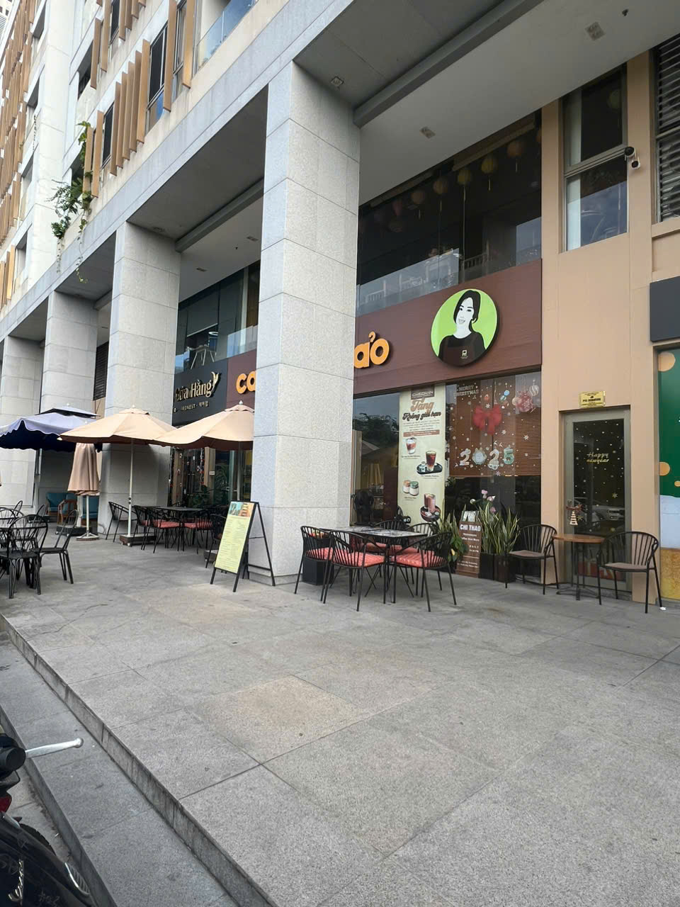 Shophouse for rent in Midtown Phu My Hung, District 7 with 1 floor and 2 facades with many car parking spaces 1