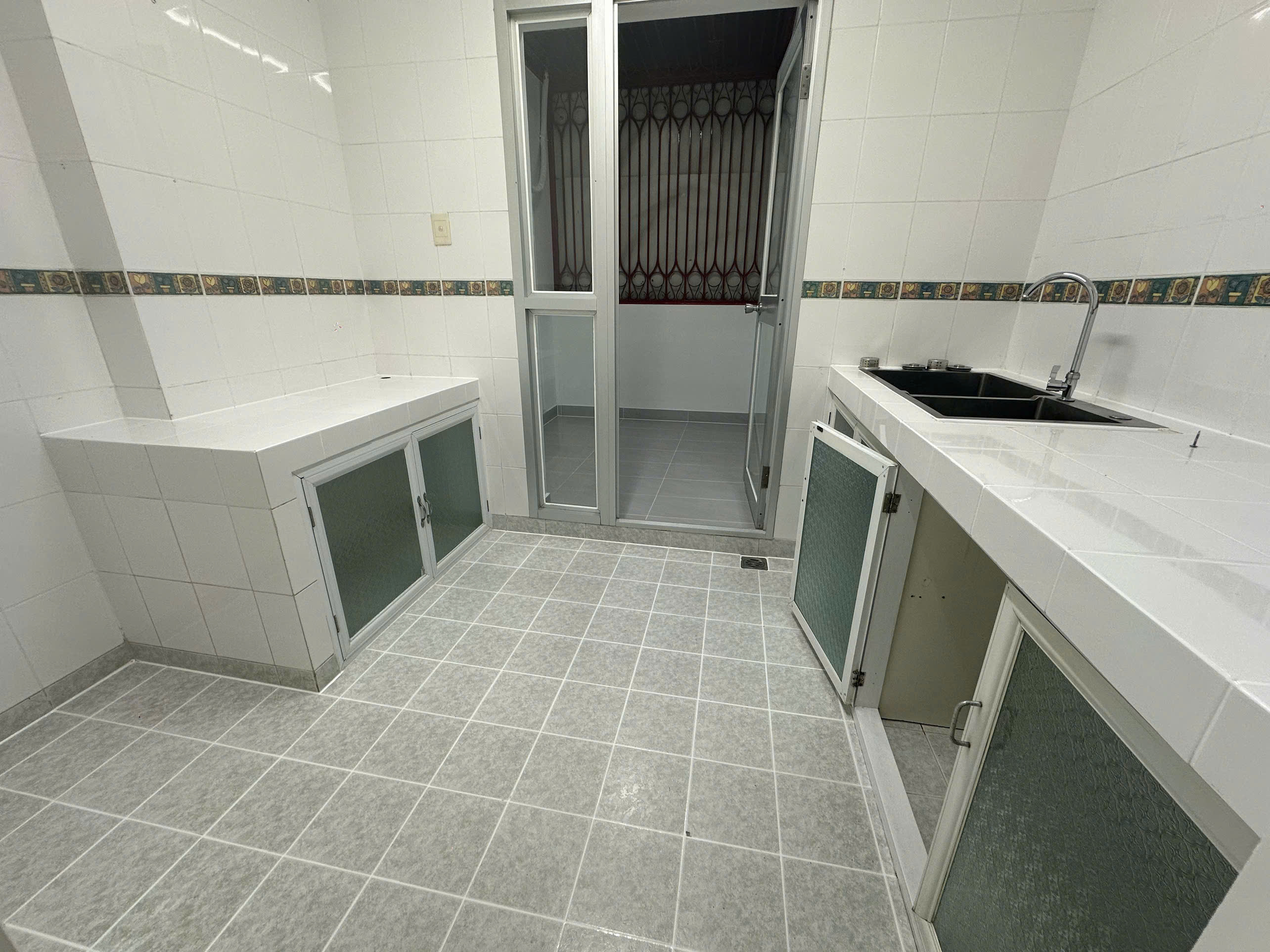 Bán shophouse Mỹ Phước Phú Mỹ Hưng, Quận 7 có 2 phòng ngủ nội thất cơ bản hướng Nam – 109m2 2