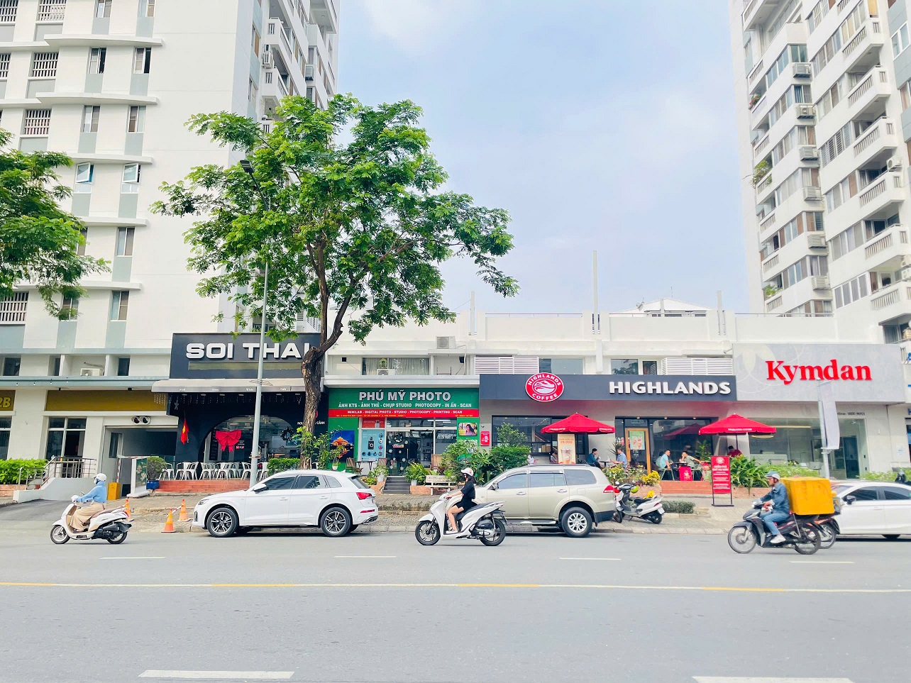 Shophouse for sale at 8 Nguyen Duc Canh, Phu My Hung, District 7 at the intersection of Nguyen Van Linh 3