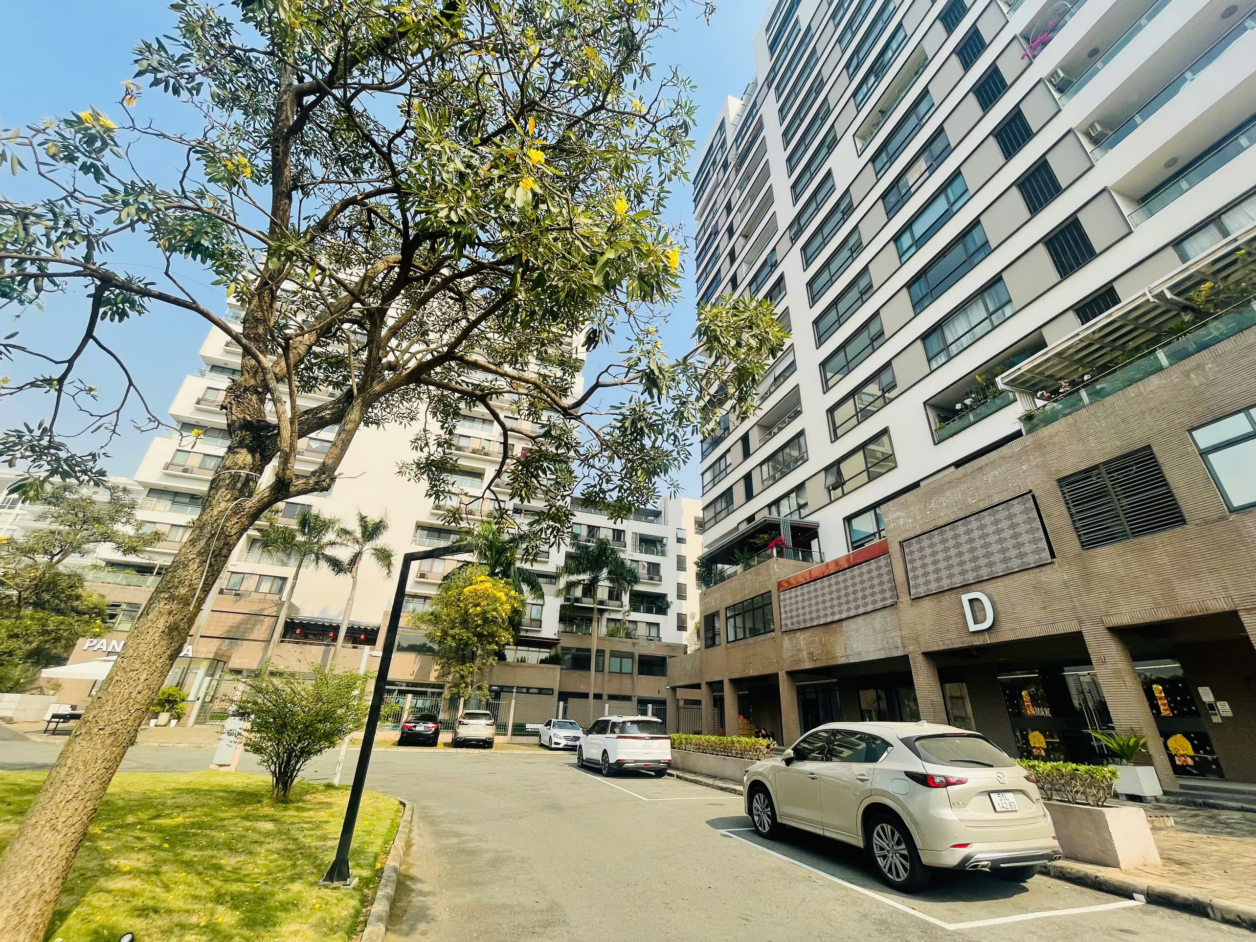 Panorama shophouse for sale or lease in Phu My Hung, District 7 with river view with large parking lot basements – 547m2 4