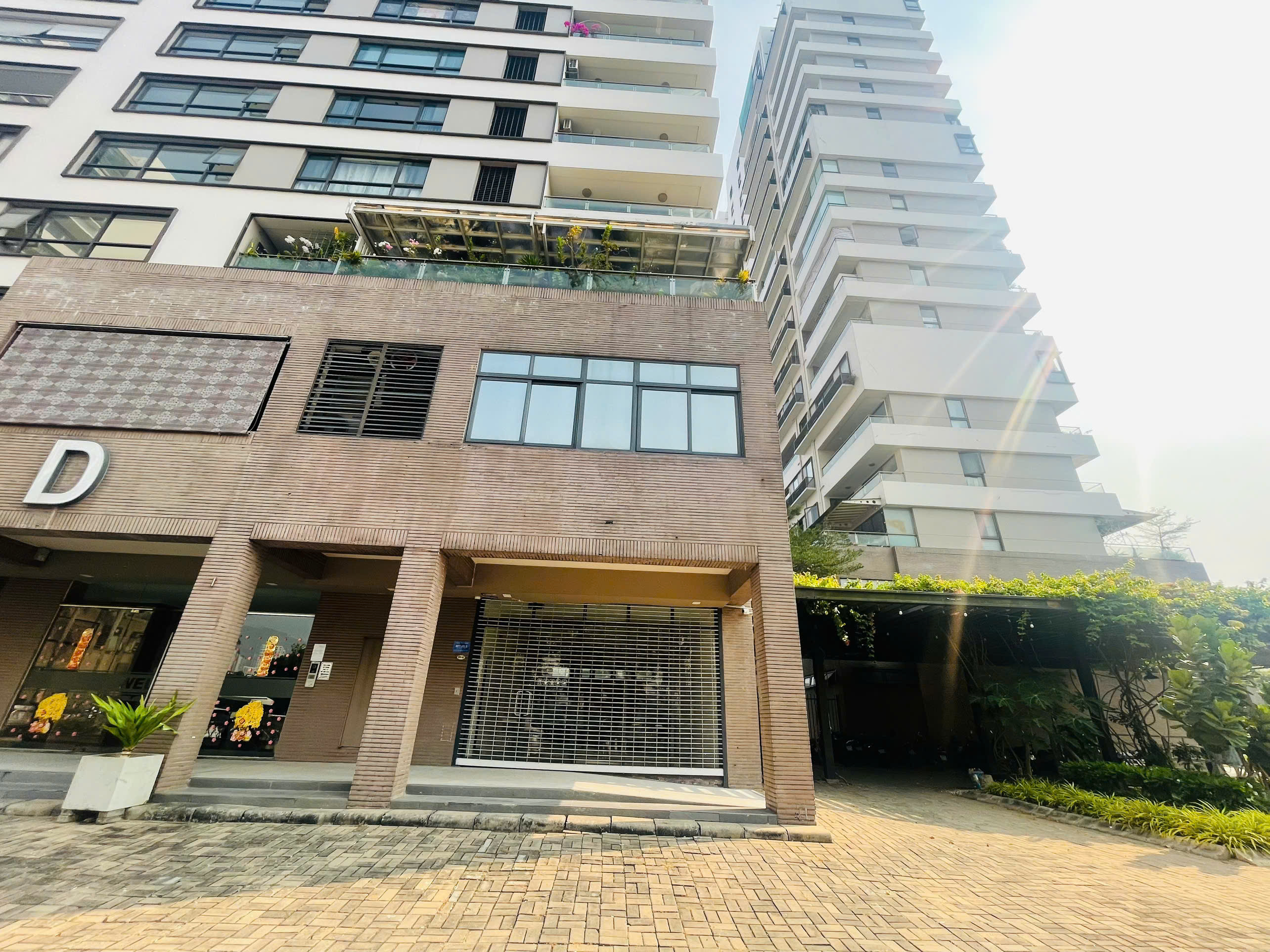 Panorama shophouse for sale or lease in Phu My Hung, District 7 with river view with large parking lot basements – 547m2 2