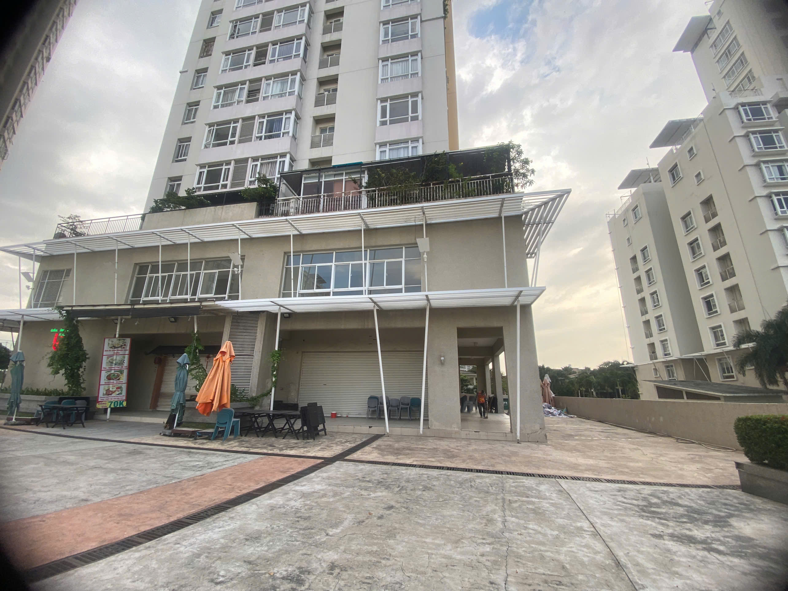 Cho thuê shophouse Riverside Residence Phú Mỹ Hưng, Quận 7 căn góc view sông sân rộng