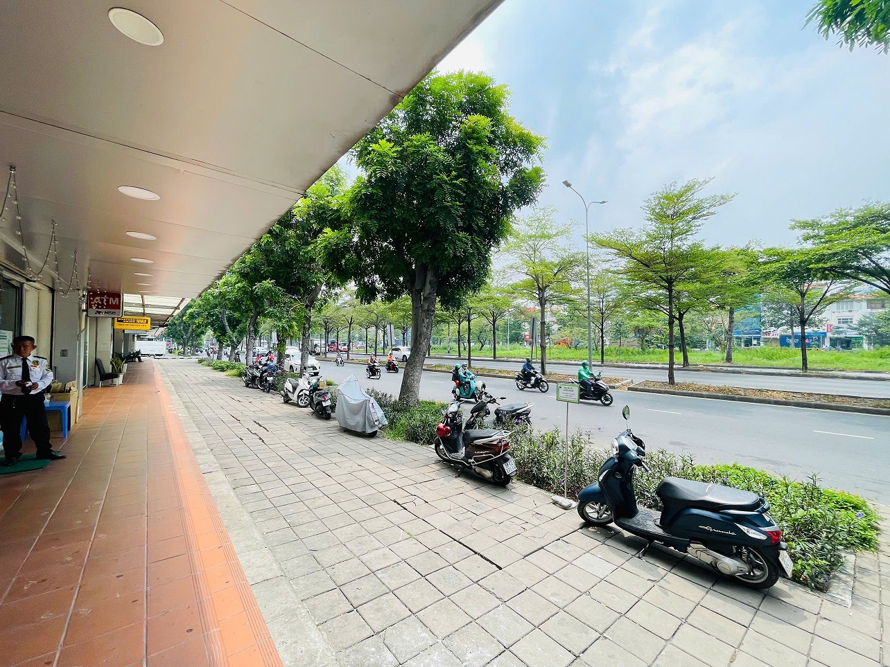 Bán hoặc cho thuê shop Sky Garden 1 Phú Mỹ Hưng, Quận 7 có 1 lầu mặt tiền Nguyễn Văn Linh – 180m2 1
