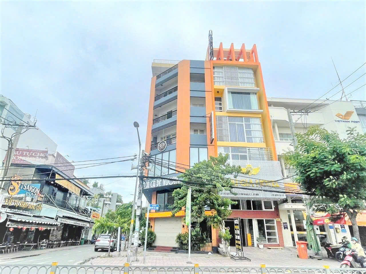 Building 561A Nguyen Thi Thap for rent, District 7 built ground + mezzanine + 4 floors with elevator 3