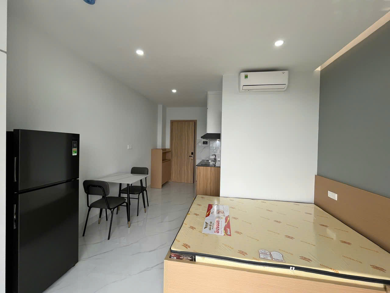 Bán tòa nhà căn hộ dịch vụ đường 47, Tân Quy, Quận 7 có 11 phòng ngủ, xây 6 tầng, thang máy 8