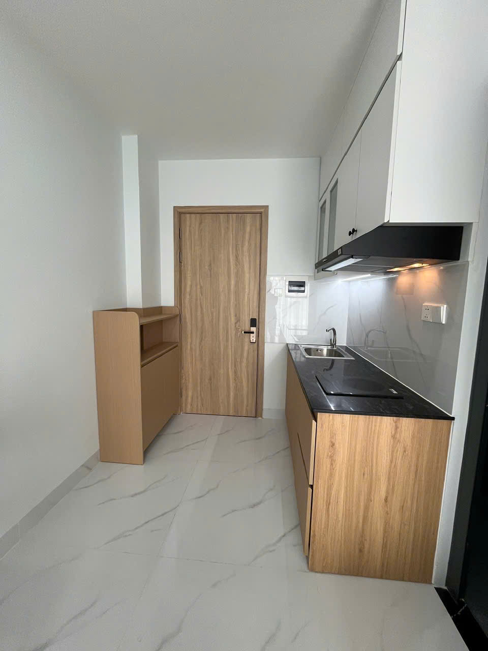 Bán tòa nhà căn hộ dịch vụ đường 47, Tân Quy, Quận 7 có 11 phòng ngủ, xây 6 tầng, thang máy 7