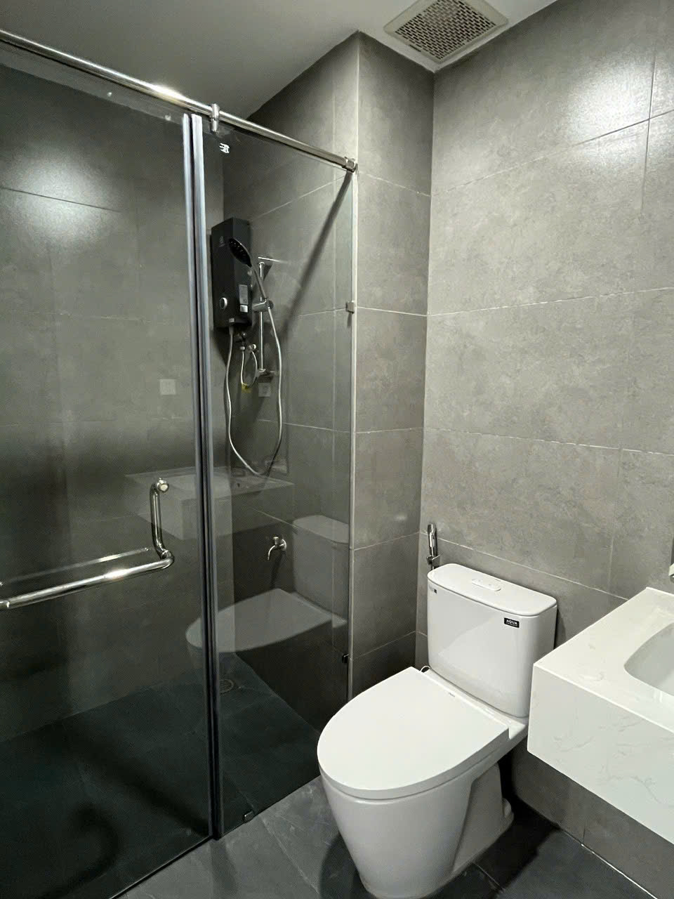 Bán tòa nhà căn hộ dịch vụ đường 47, Tân Quy, Quận 7 có 11 phòng ngủ, xây 6 tầng, thang máy 5