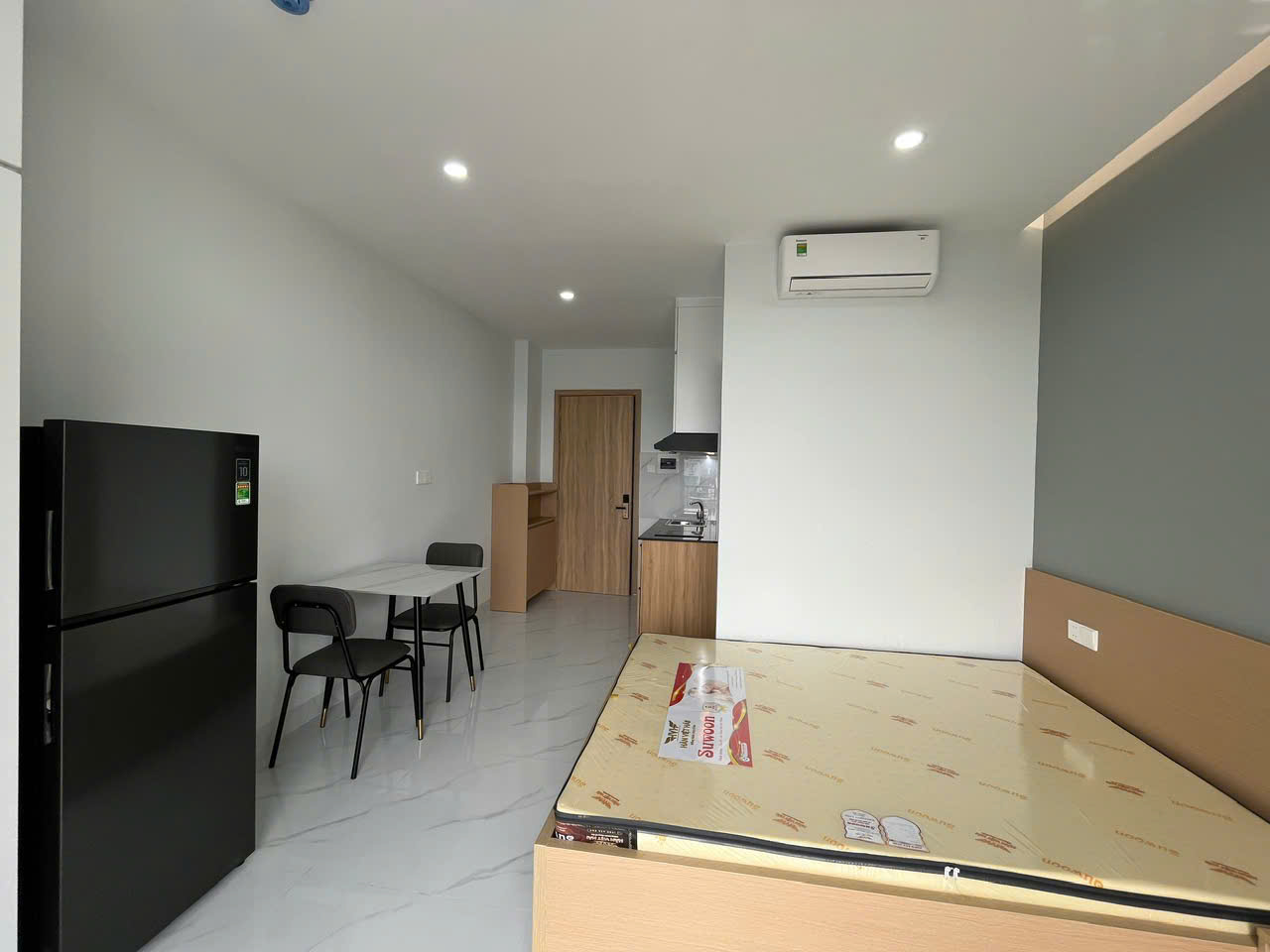 Bán tòa nhà căn hộ dịch vụ đường 47, Tân Quy, Quận 7 có 11 phòng ngủ, xây 6 tầng, thang máy 4