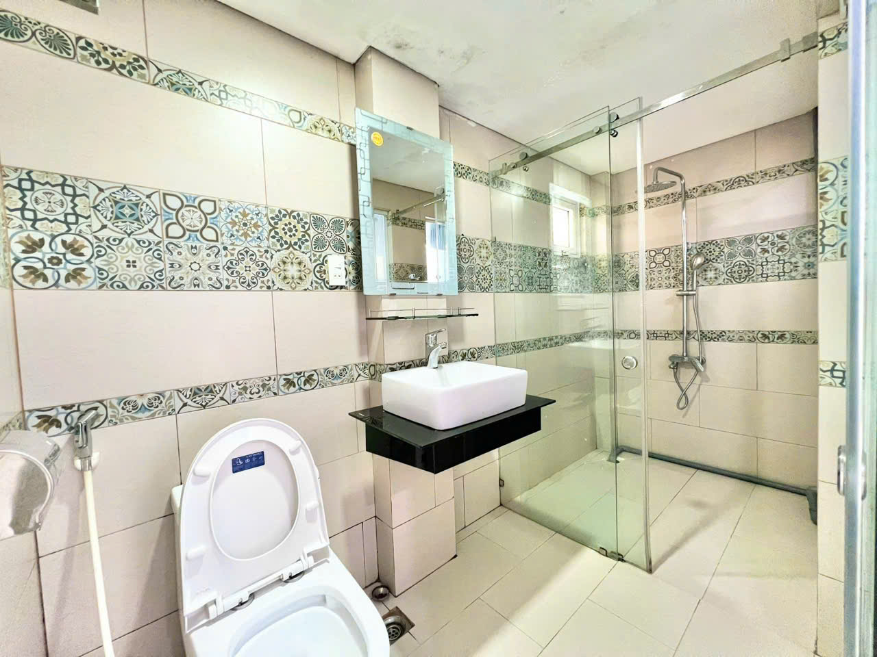 Serviced apartment building for sale Trung Son residential area, Binh Chanh built 6 floors with 18 bedrooms, East facing – 148m2 1