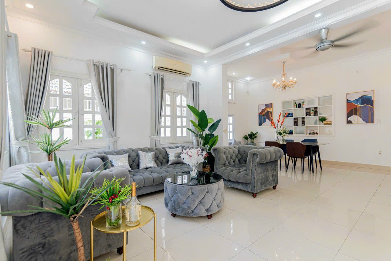 Villa for rent in Quoc Huong, Thao Dien, District 2 with 5 bedrooms, BBQ court, private swimming pool 6