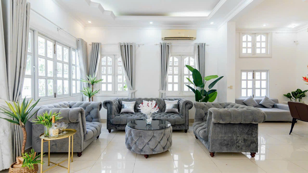 Villa for rent in Quoc Huong, Thao Dien, District 2 with 5 bedrooms, BBQ court, private swimming pool 1