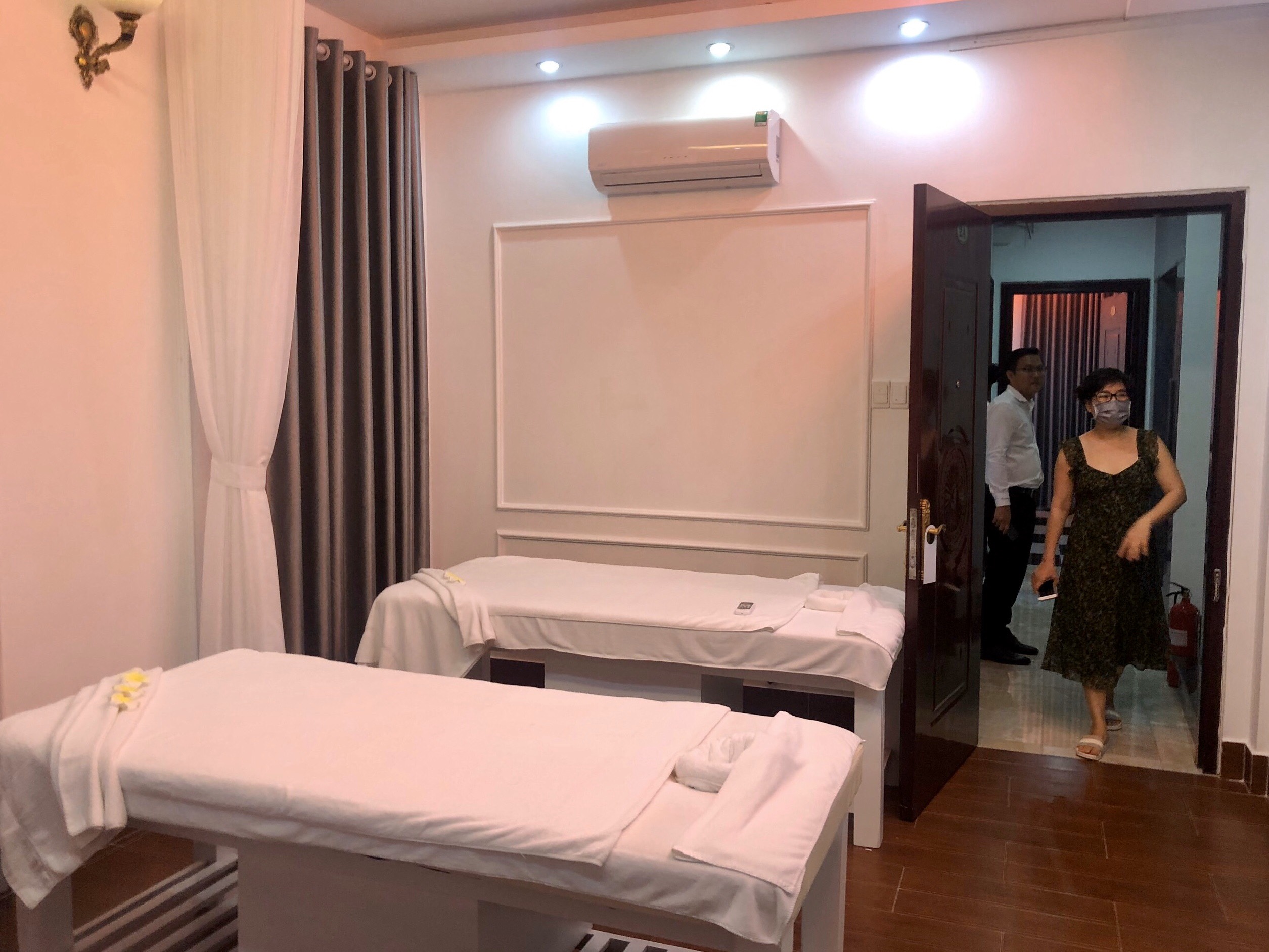 CẦN CHO THUÊ CĂN GÓC NHÀ PHỐ KINH DOANH DIAMOND SPA HƯNG GIA 4 ĐƯỜNG PHAN KHIÊM ÍCH VÀ BÙI BẰNG ĐOÀN 1